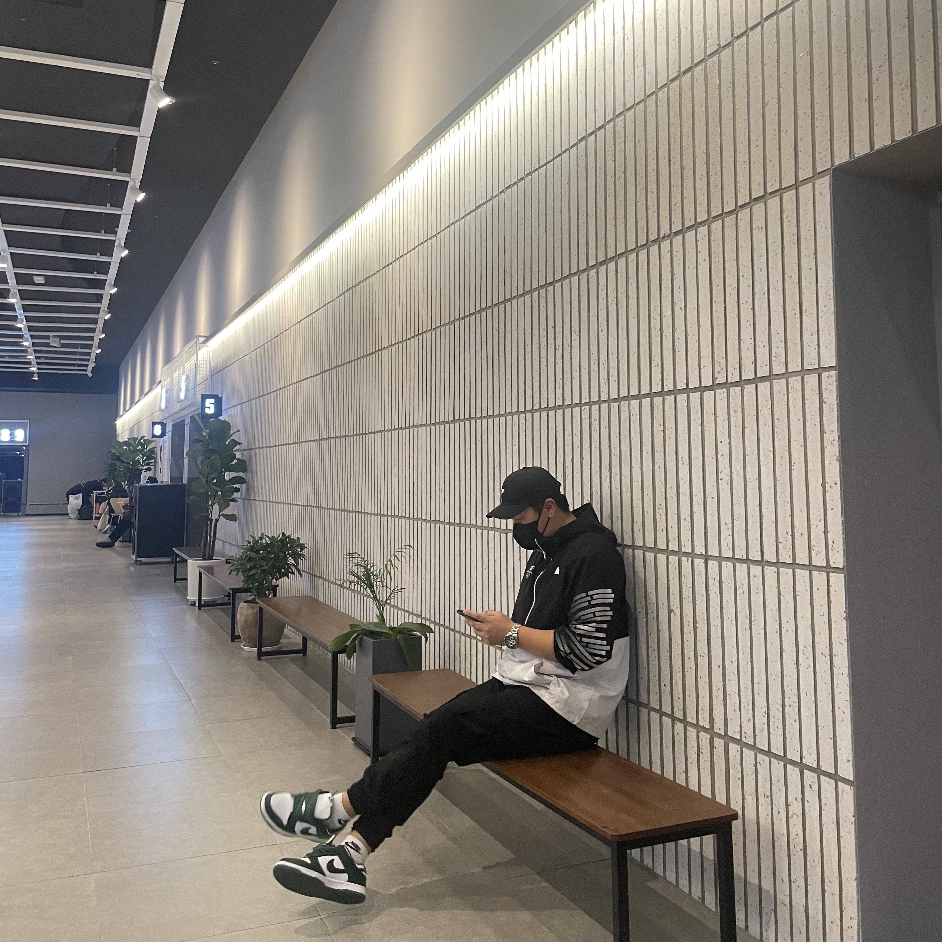 Juun.J Wool Blended Cargo Jogger Pants Black - 22SS, Nike Dunk Low Retro Varsity Green 착용 스타일 - 1