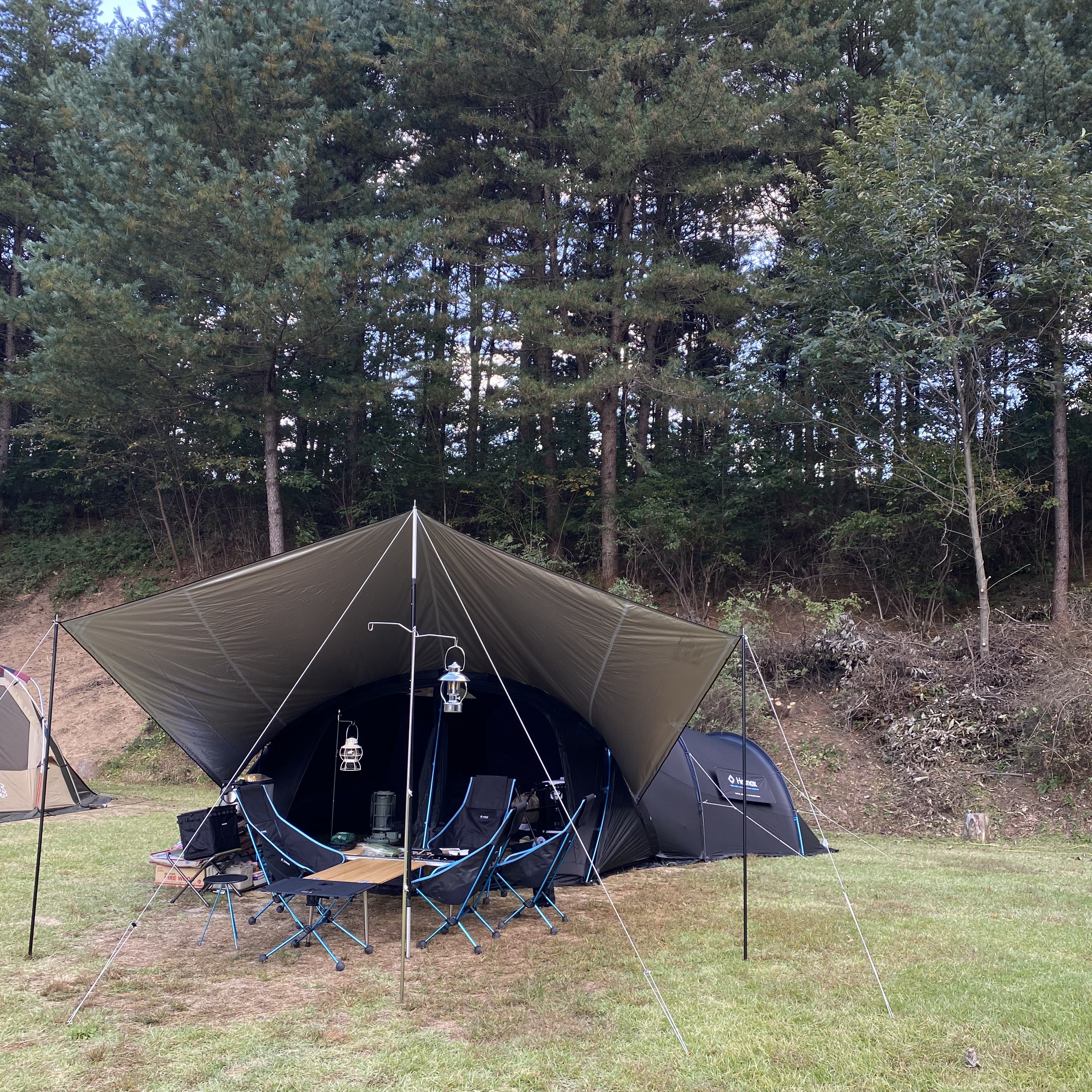 Helinox Nona Tarp Black (Without Tarp Pole) 착용 스타일 - 1