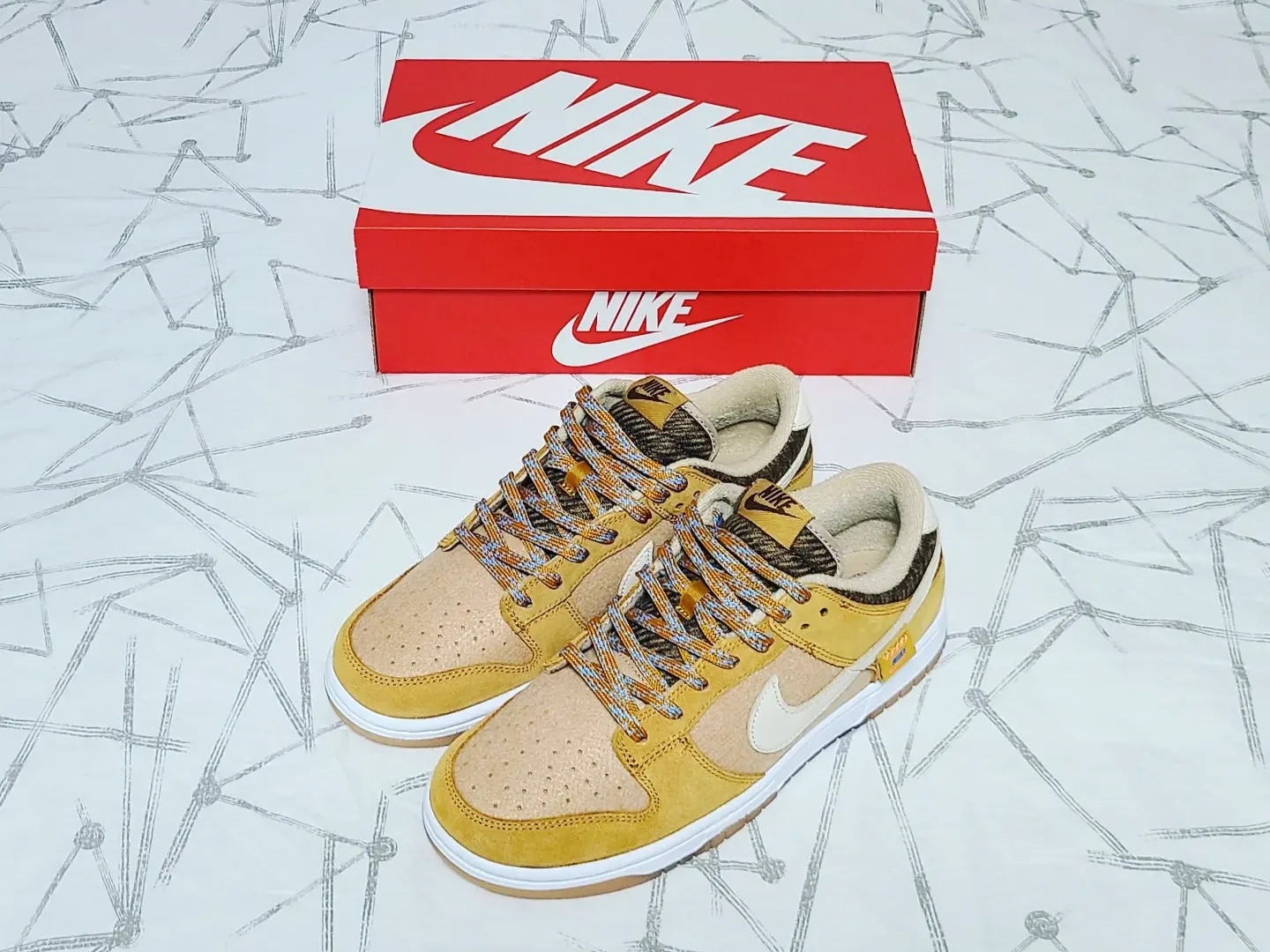 Nike Dunk Low SE Praline Desert Ochre 착용 스타일 - 1