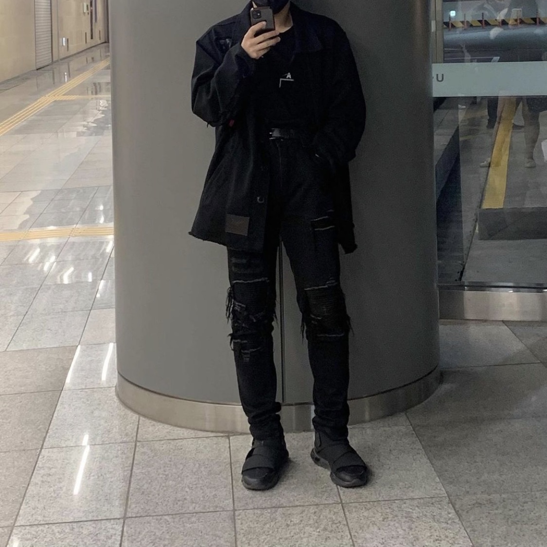 Y-3 Qasa High Triple Black 착용 스타일
