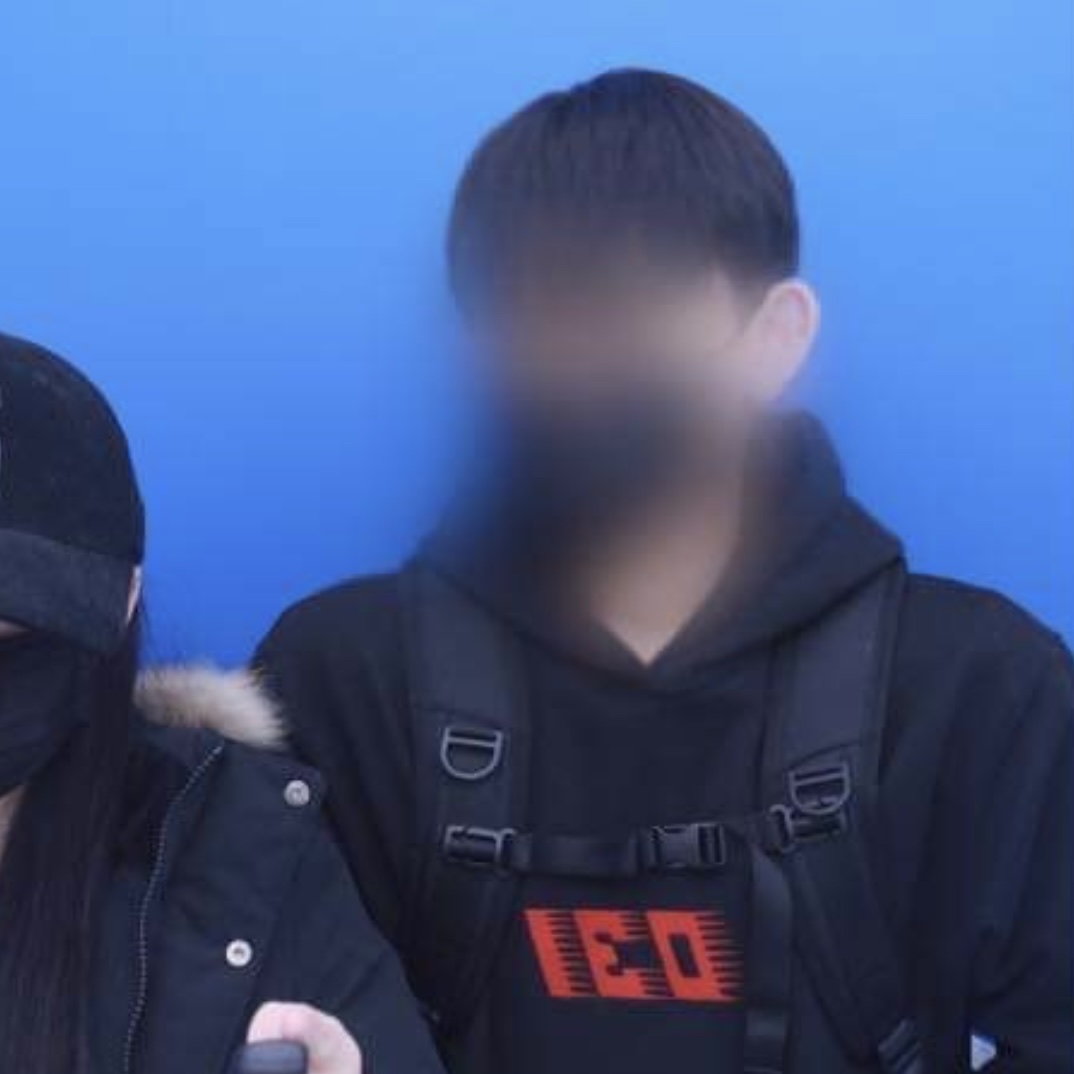 Darkr8m Studio x Libilly 031 Hoodie Black 착용 스타일