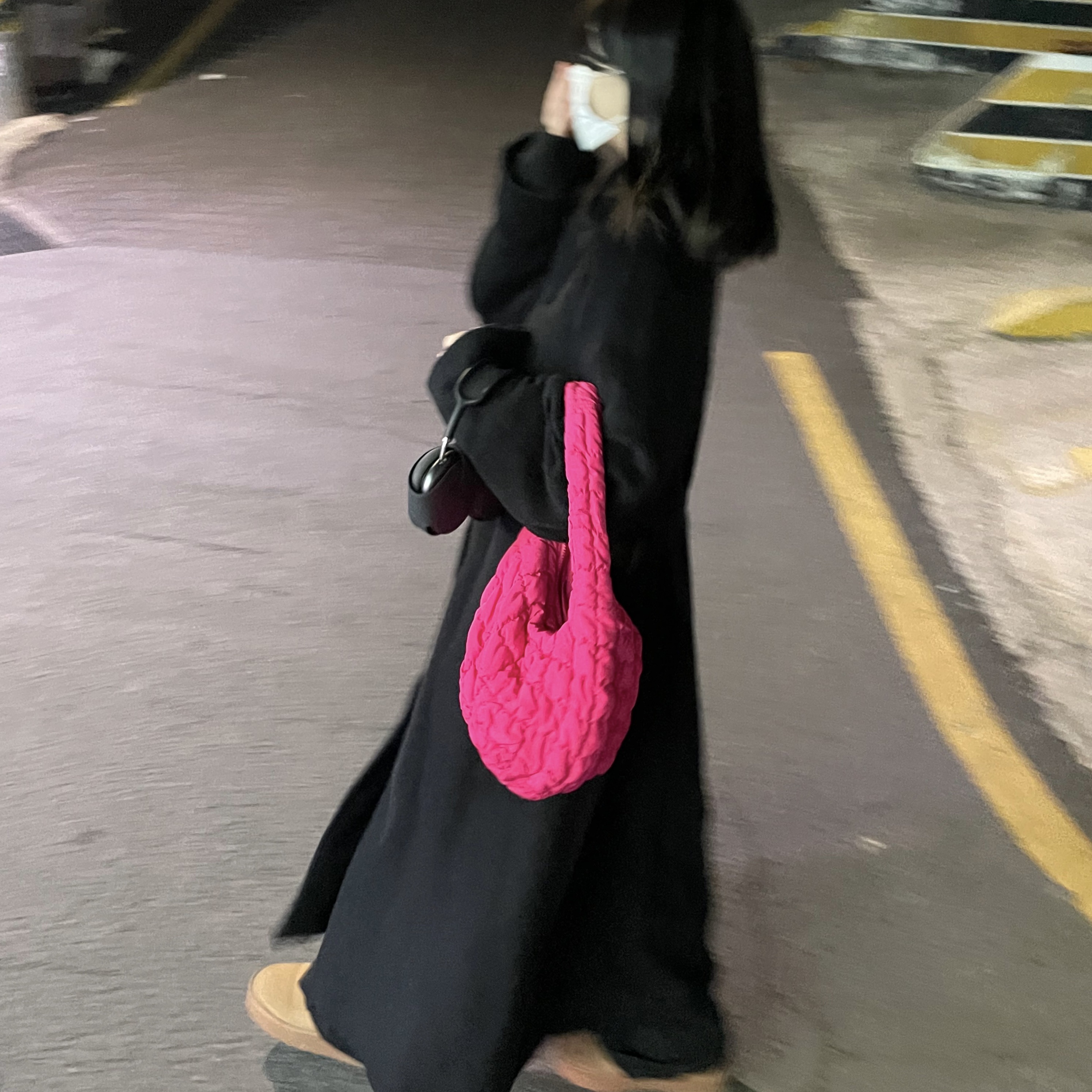 COS Quilted Mini Bag Pink, Apple AirPods Max Lightning Space Gray (Korean Ver.) 착용 스타일 - 1
