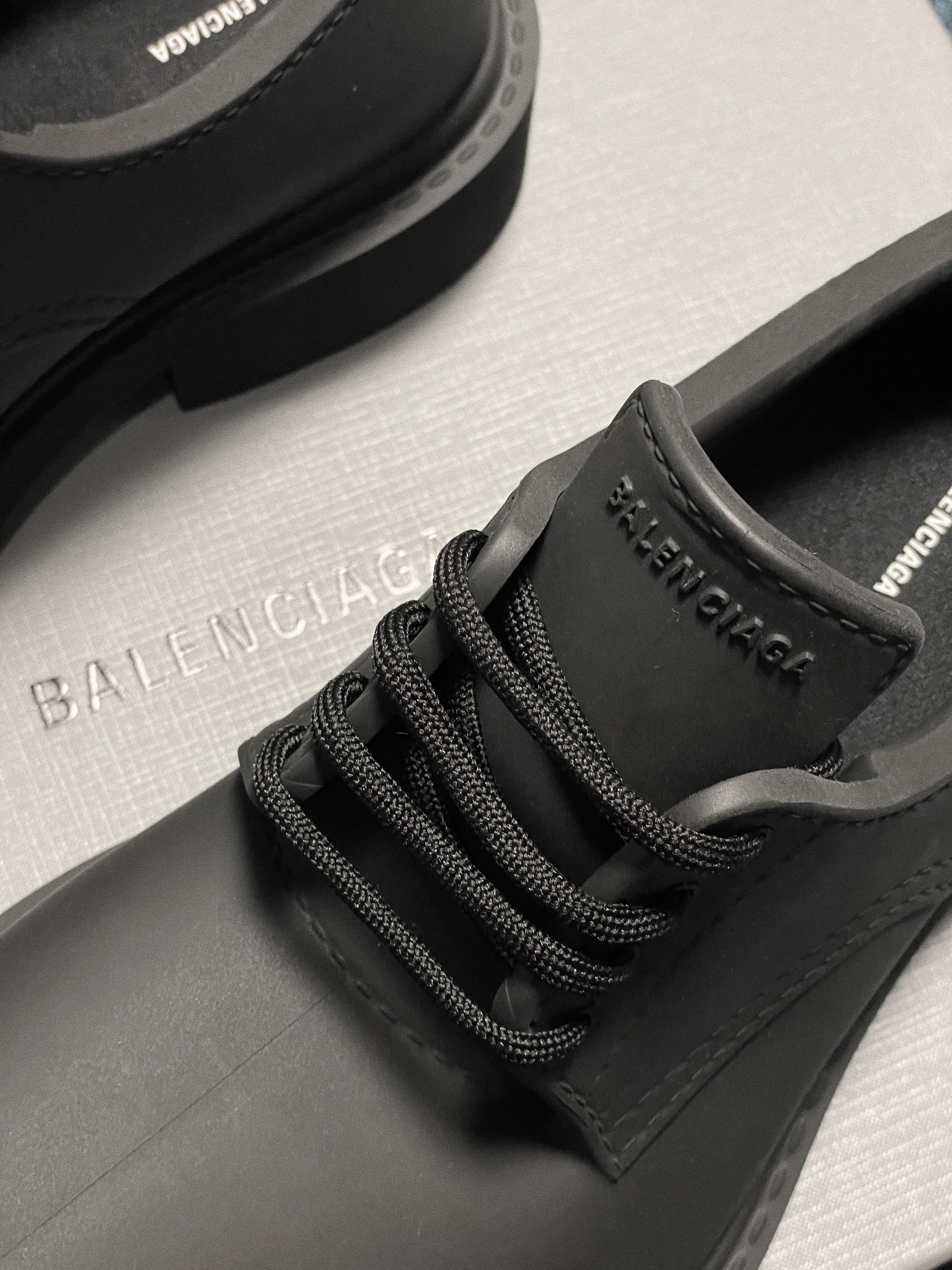 Balenciaga Steroid Derby Black 착용 스타일 - 3