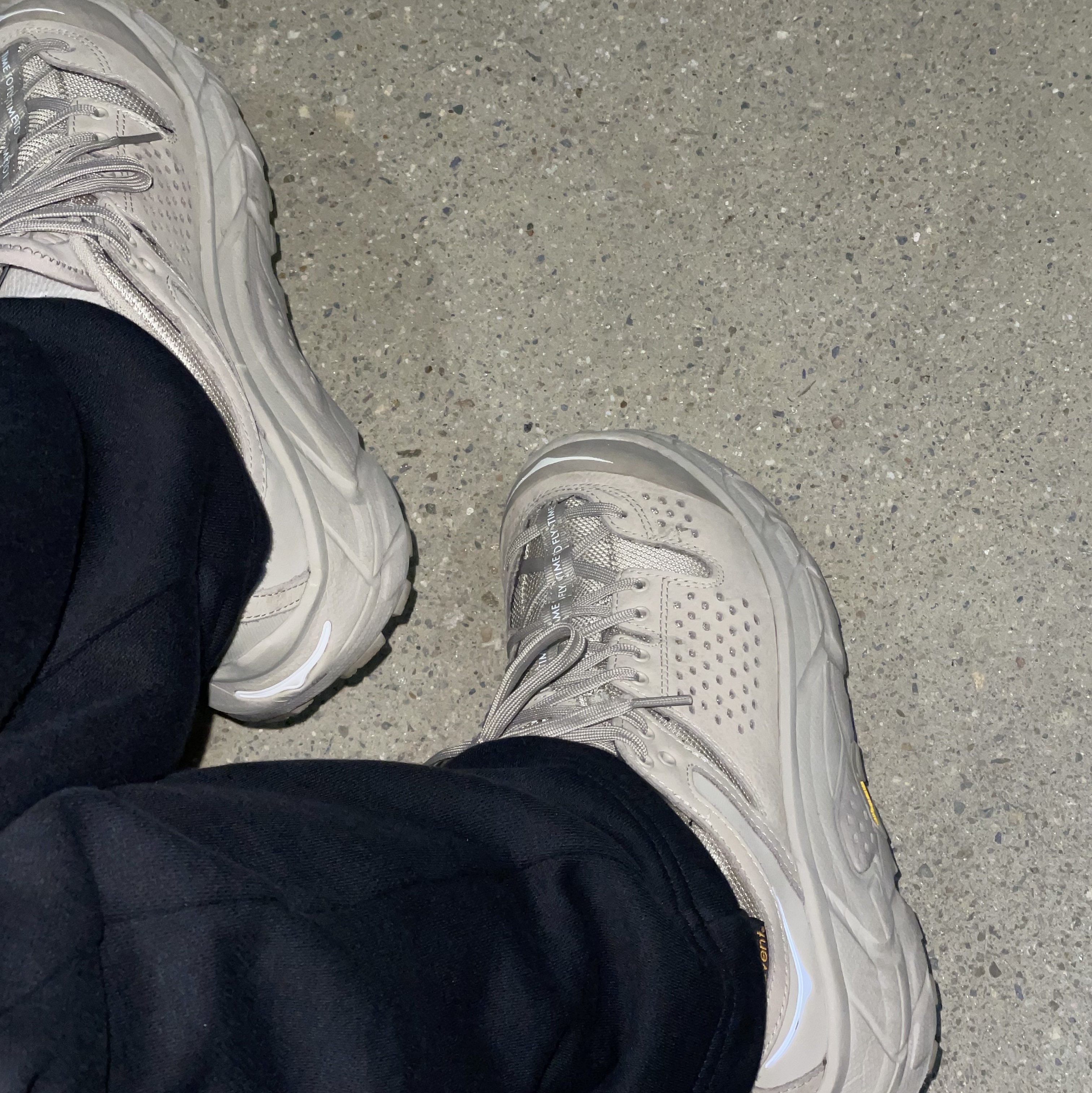 Hoka Tor Ultra Low WP JP Simply Taupe 착용 스타일