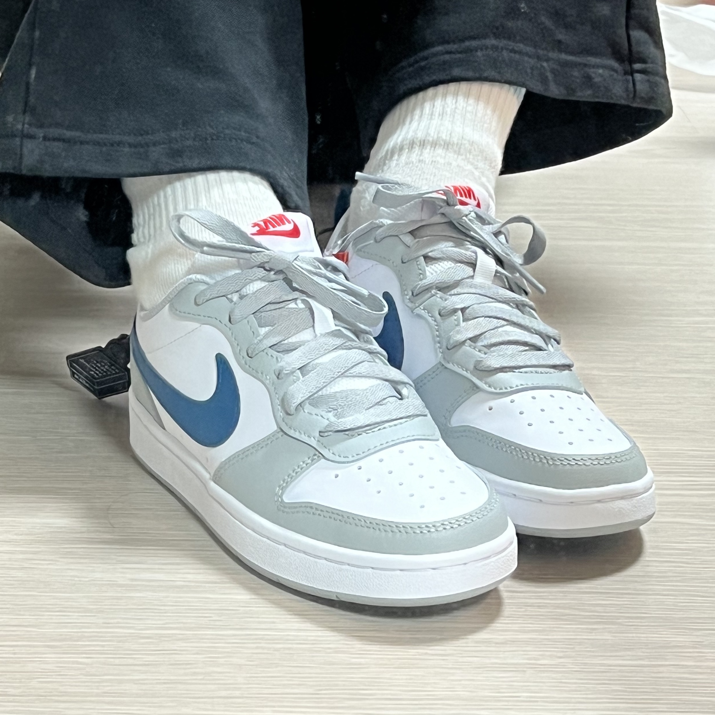 (GS) Nike Court Borough Low 2 Light Smoke Grey 착용 스타일