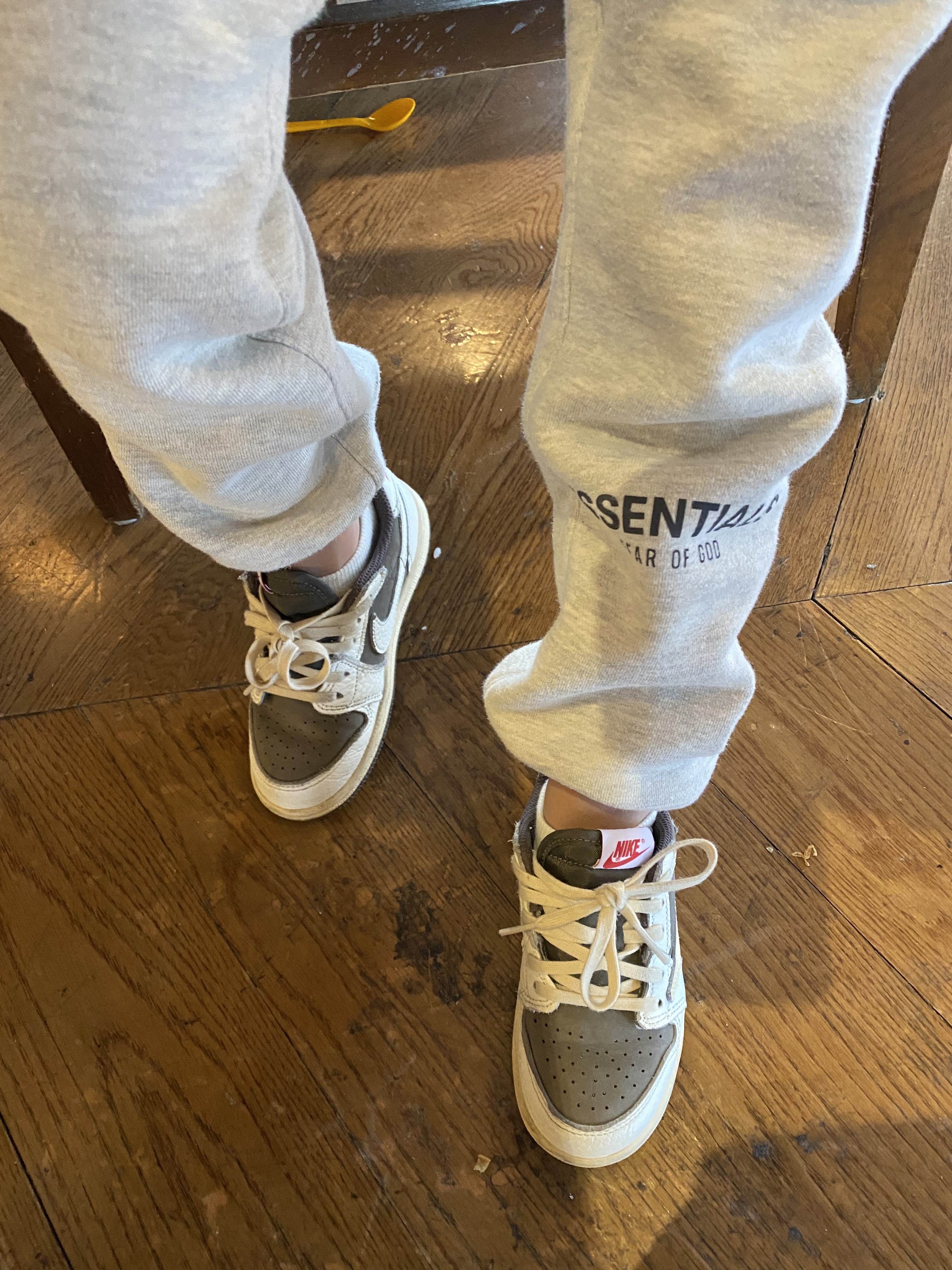 (TD) Jordan 1 x Travis Scott Retro Low OG SP Sail and Ridgerock 착용 스타일