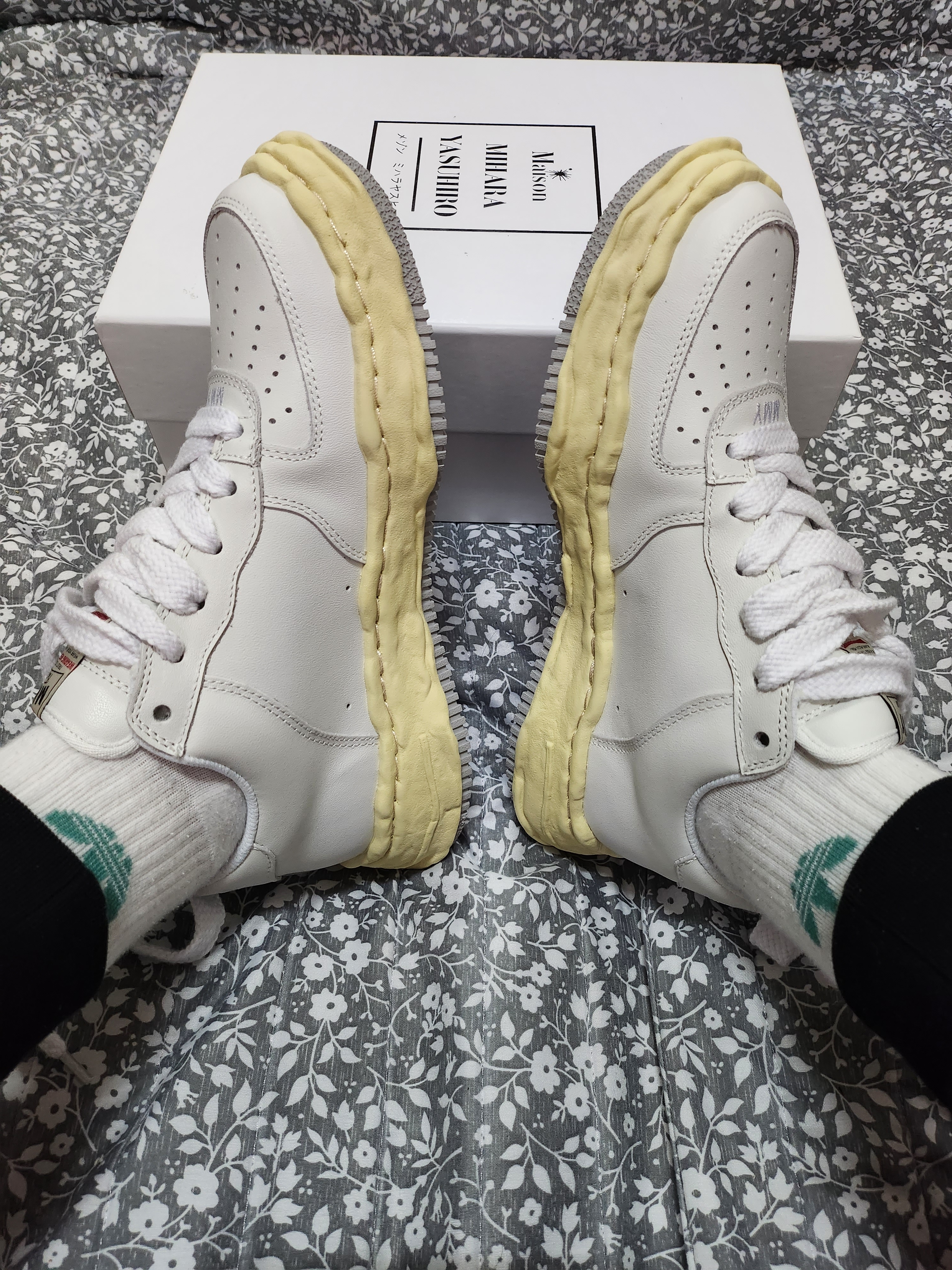 Maison Mihara Yasuhiro Wayne VL OG Sole Leather Low-top Sneakers White 착용 스타일 - 1