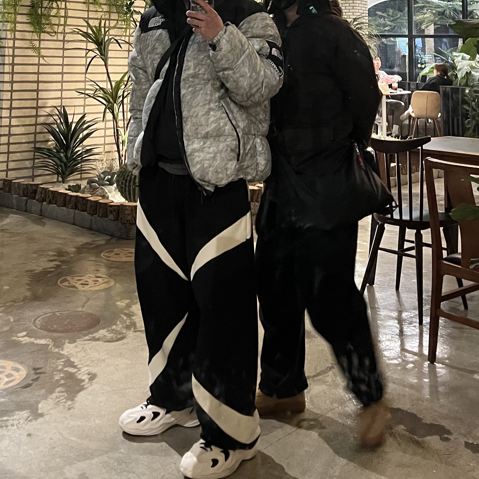 Adidas Adifom Q Wonder White Core Black, Supreme x The North Face Paper Print Nuptse Jacket - 19FW 착용 스타일