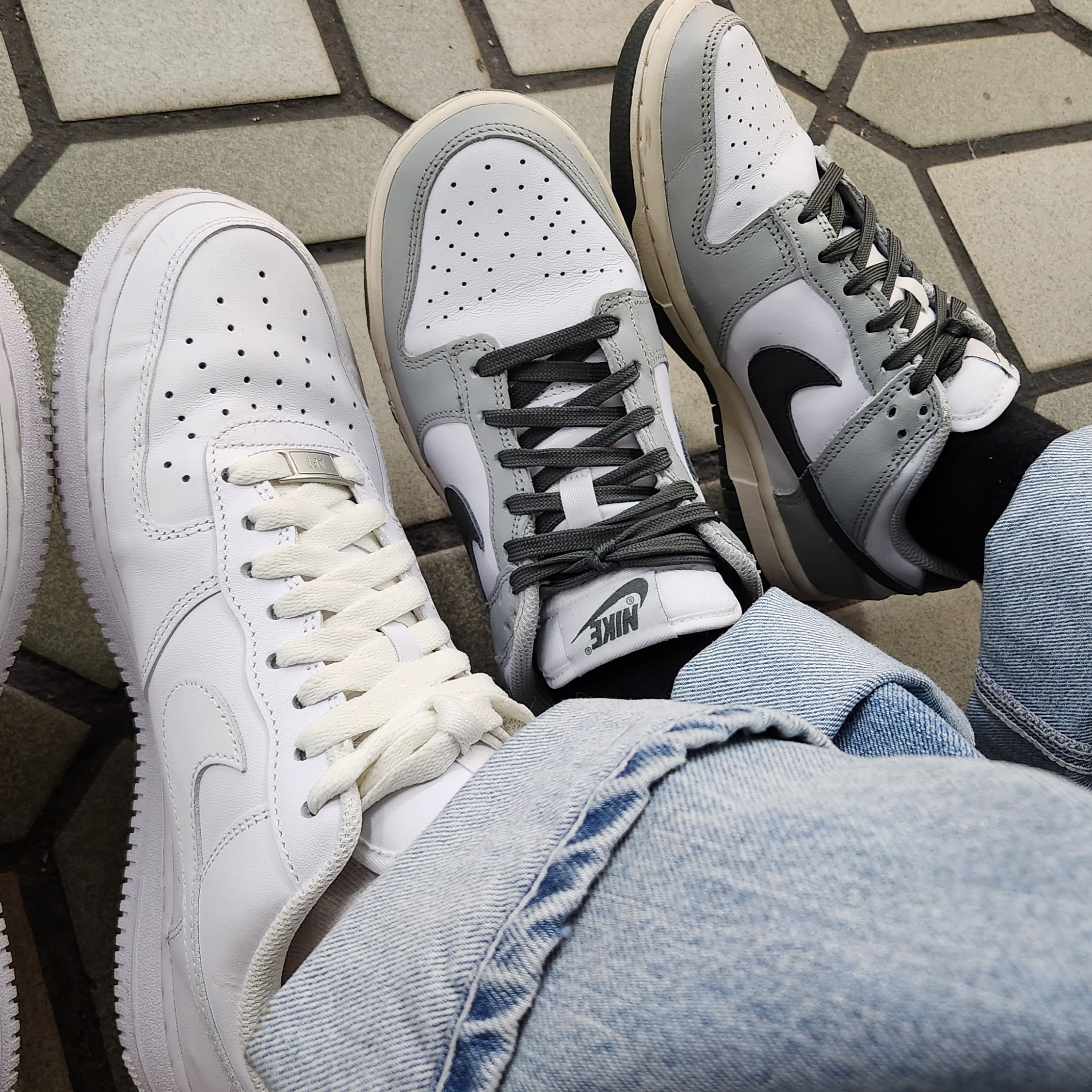 (W) Nike Dunk Low Light Smoke Grey, Nike Air Force 1 '07 Low White 착용 스타일
