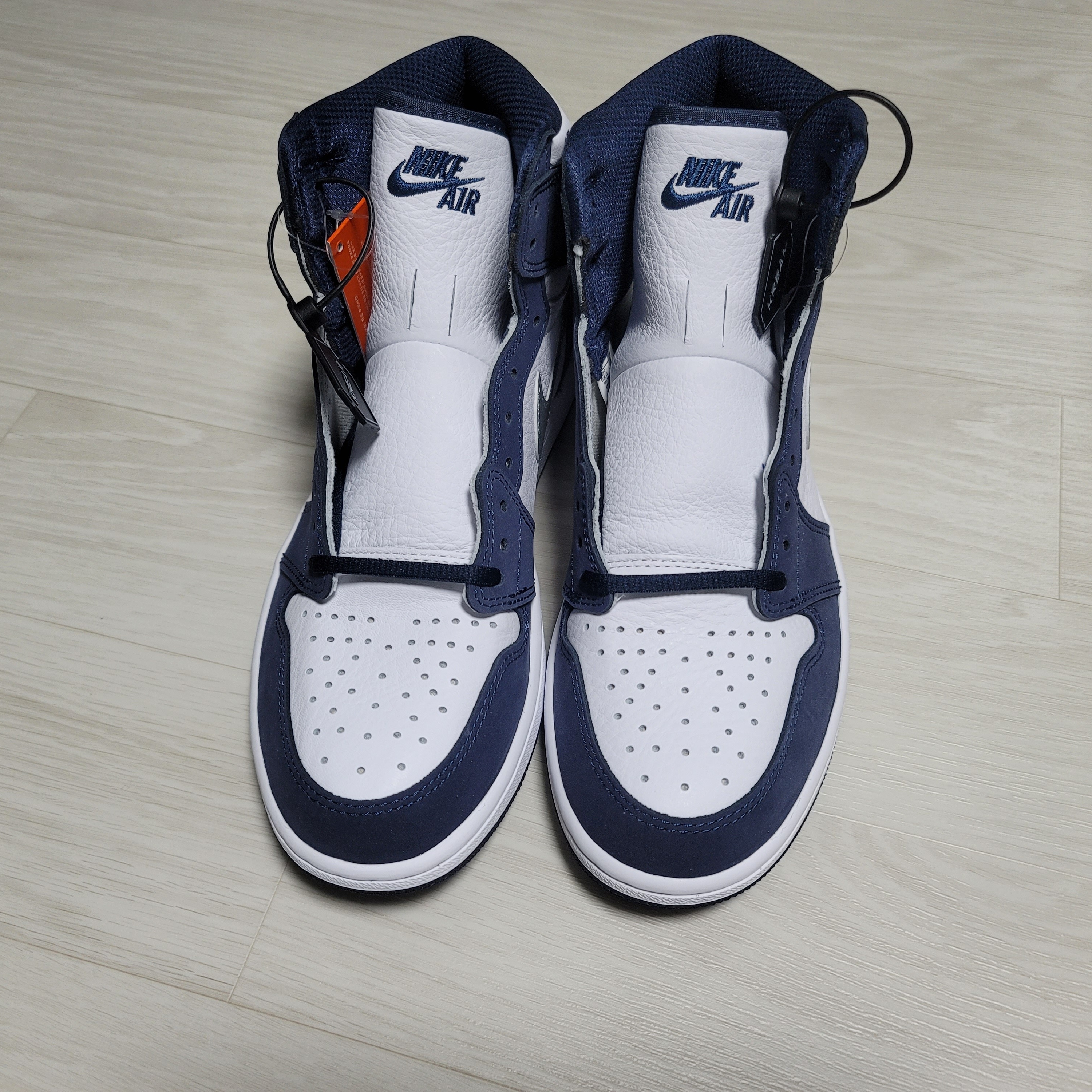 Jordan 1 Retro High OG CO.JP Midnight Navy 착용 스타일 - 2