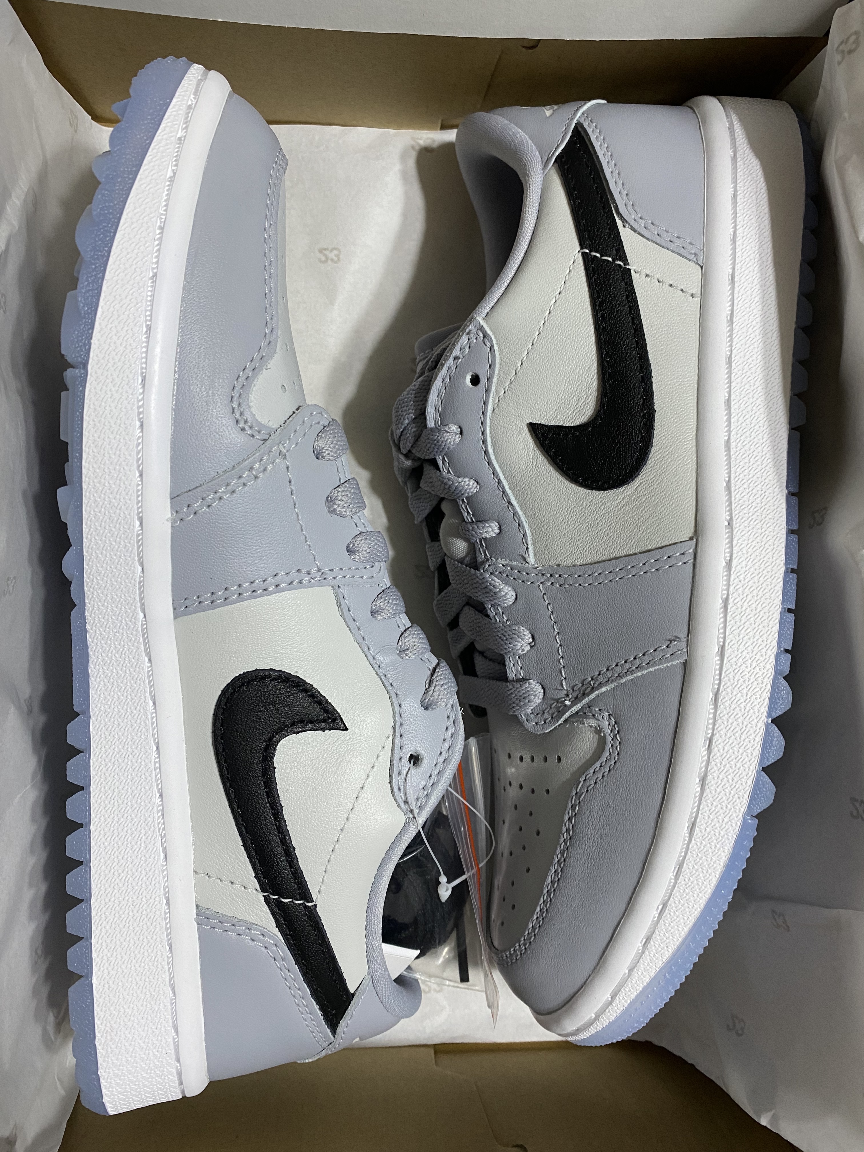 Jordan 1 Low Golf Wolf Grey 착용 스타일