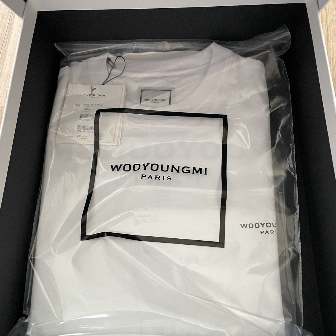 Wooyoungmi Flower Print Back Logo T-Shirt White - 22SS 착용 스타일
