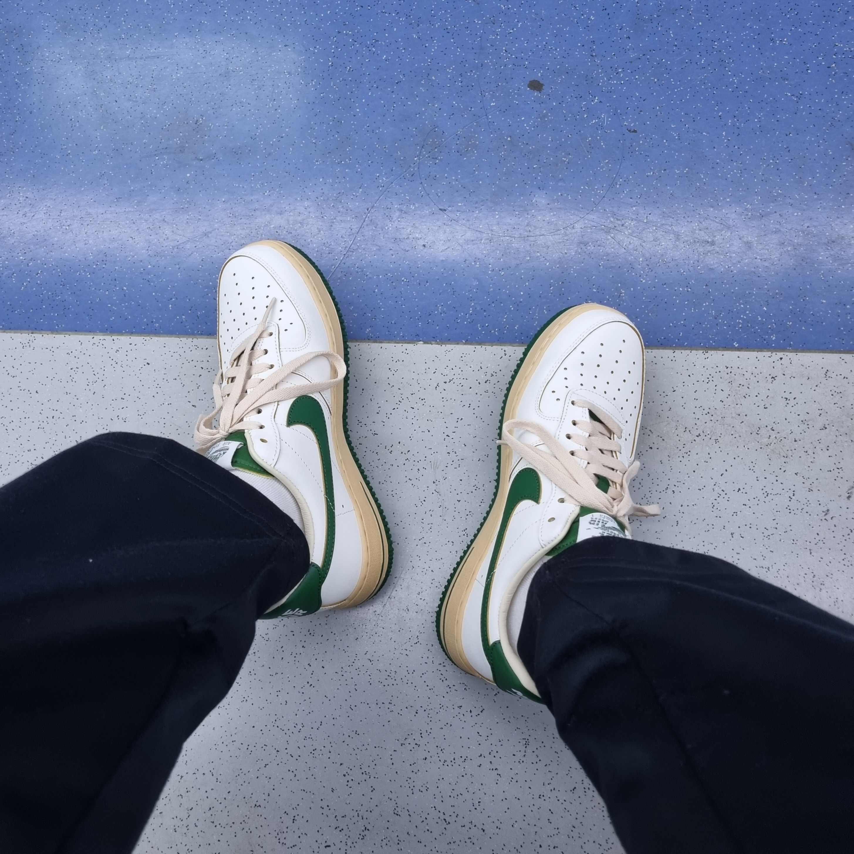 (W) Nike Air Force 1 Low Gorge Green 착용 스타일 - 3