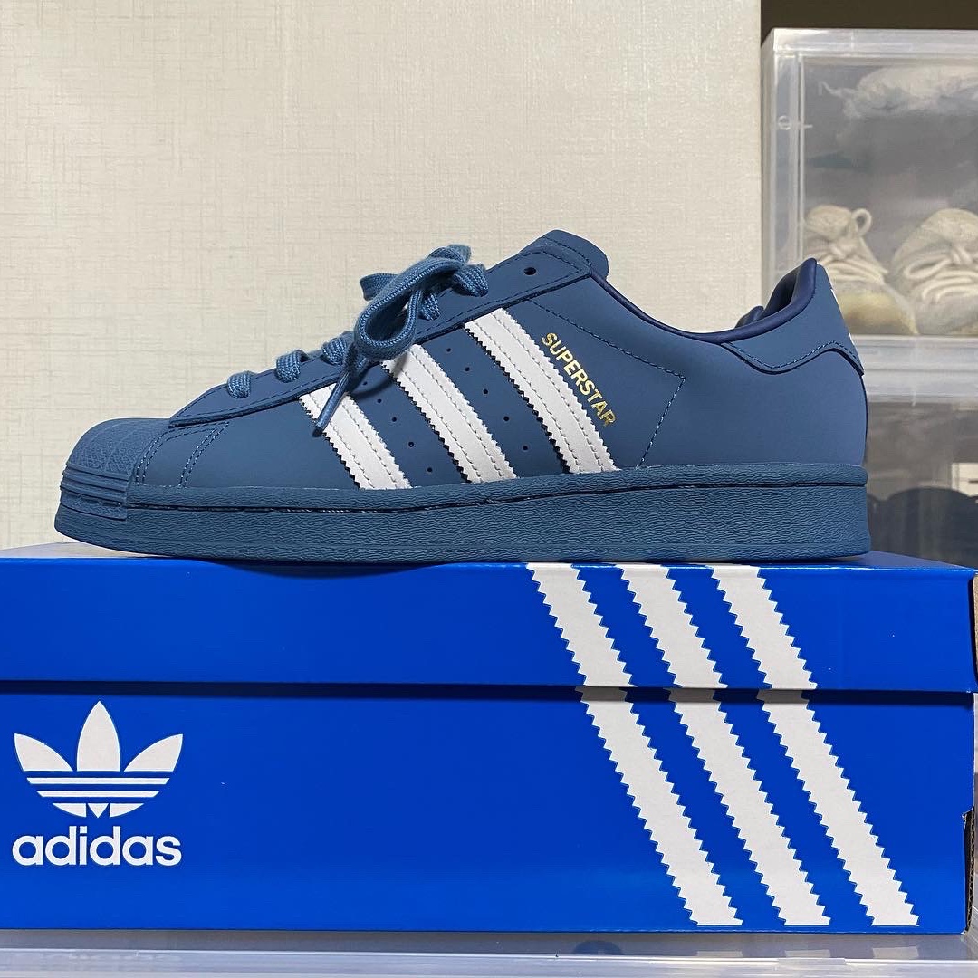Adidas x Atmos x Daiki Tsuneta Superstar Altered Blue 착용 스타일 - 1