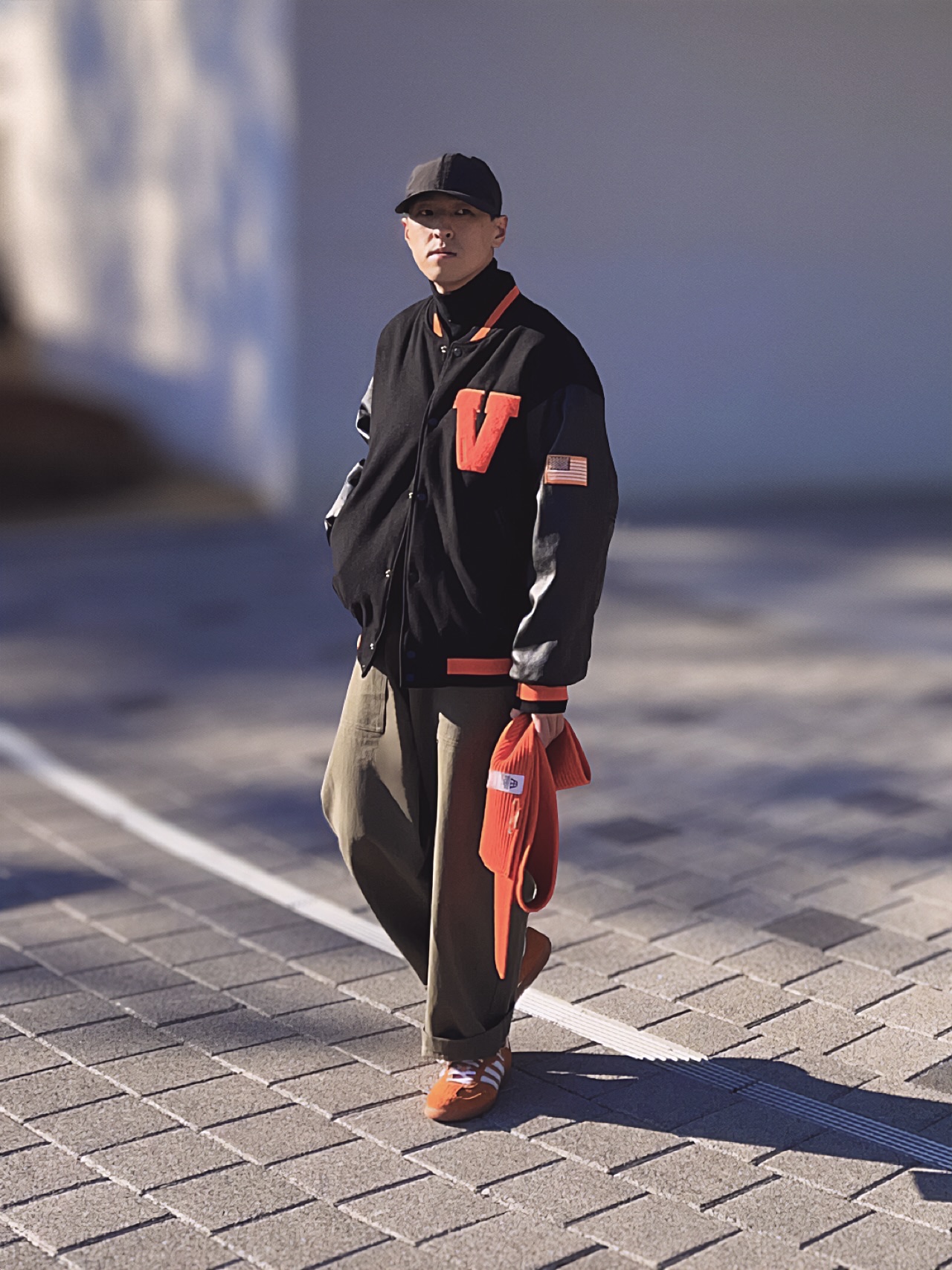 Adidas Samba OG Orange Rush 착용 스타일 - 3