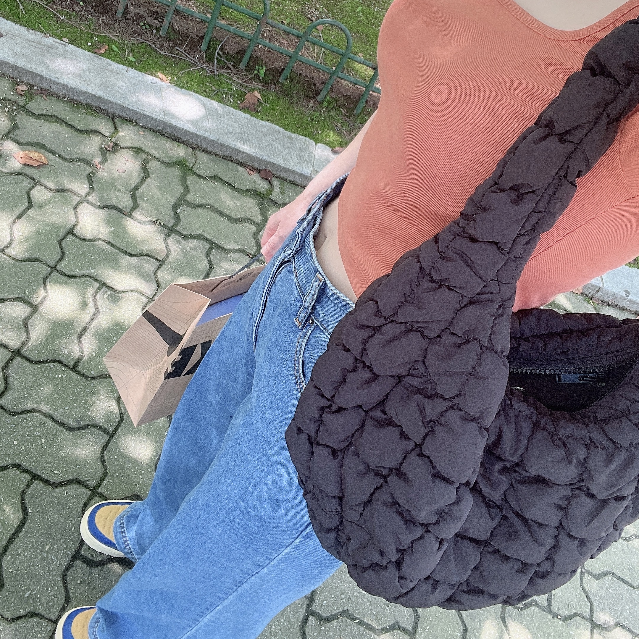 COS Quilted Mini Bag Black 착용 스타일