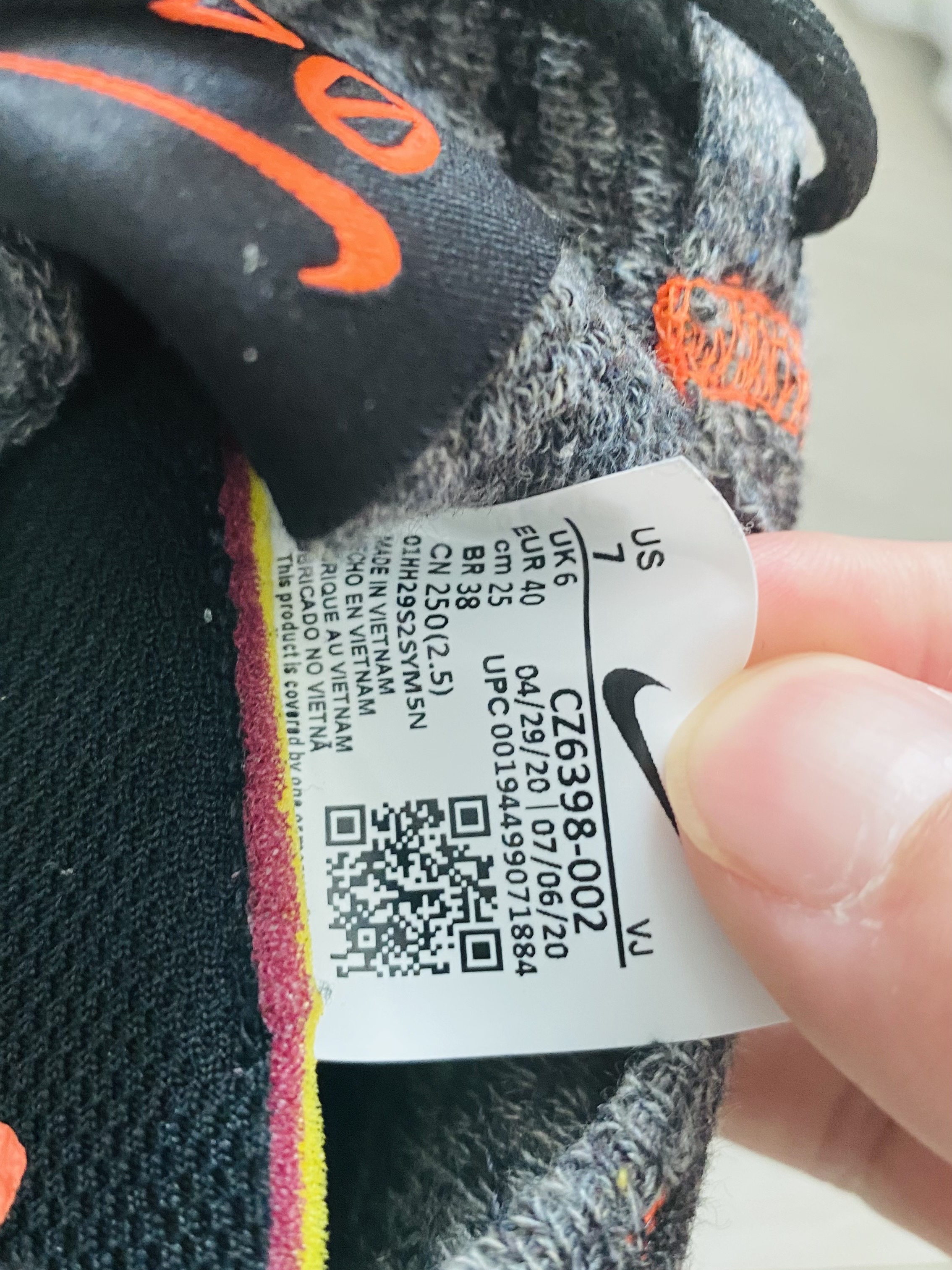 Nike Space Hippie 04 Iron Grey 착용 스타일 - 5
