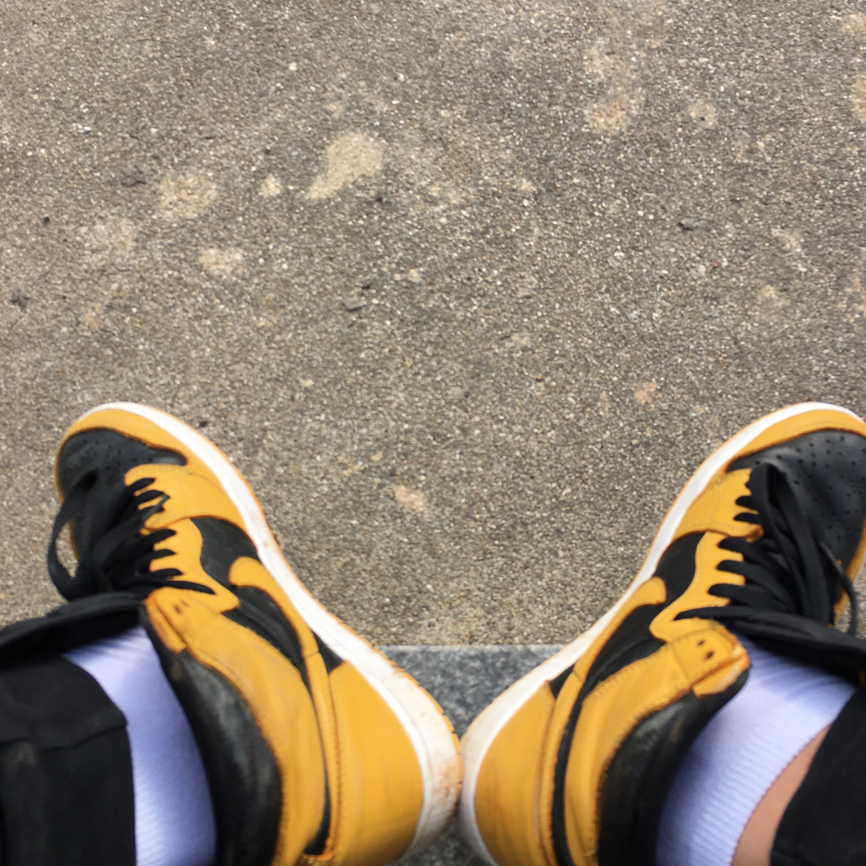 Jordan 1 Retro High OG Pollen 착용 스타일