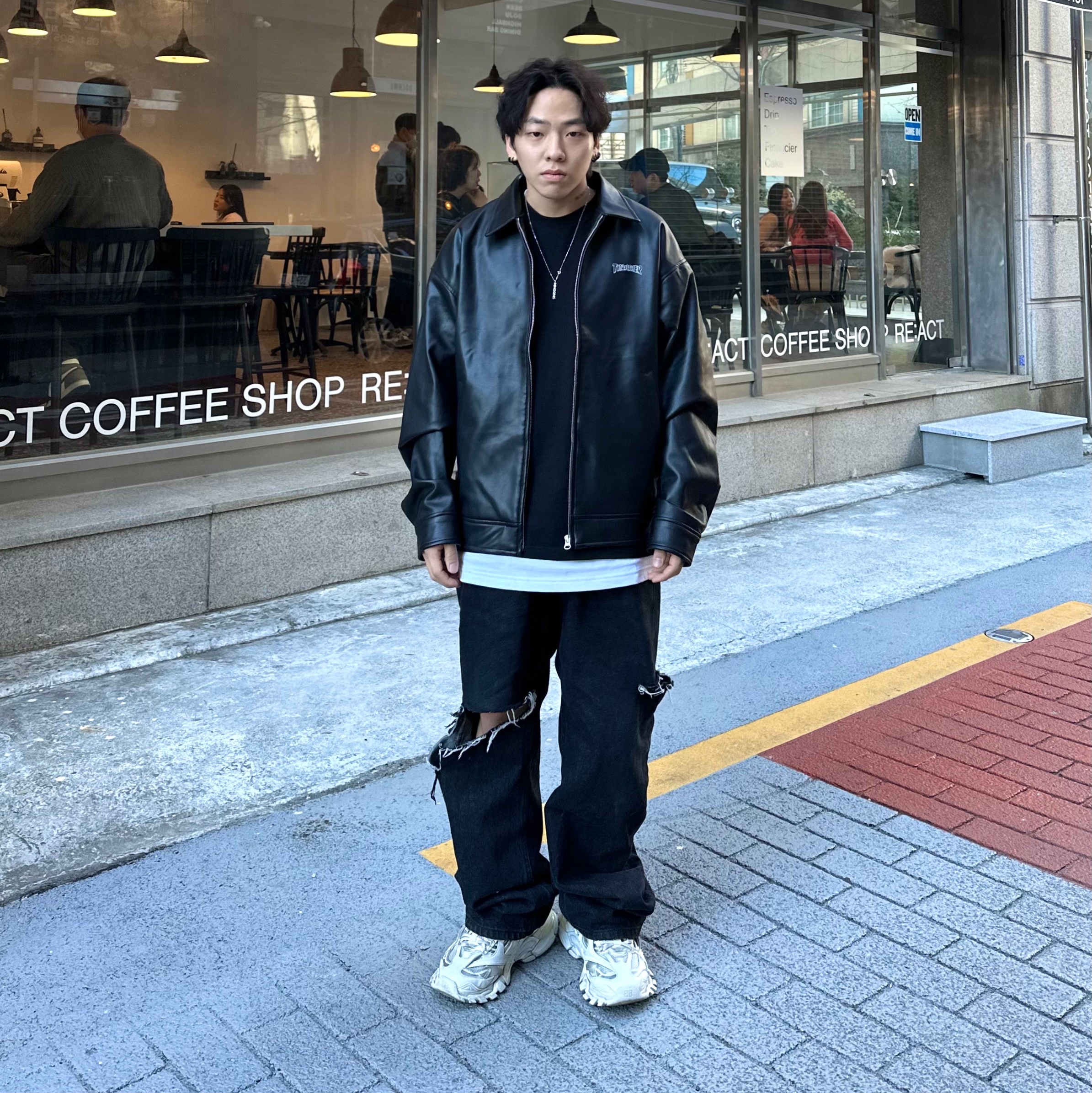 Balenciaga Track.2 Sneakers White 착용 스타일 - 1