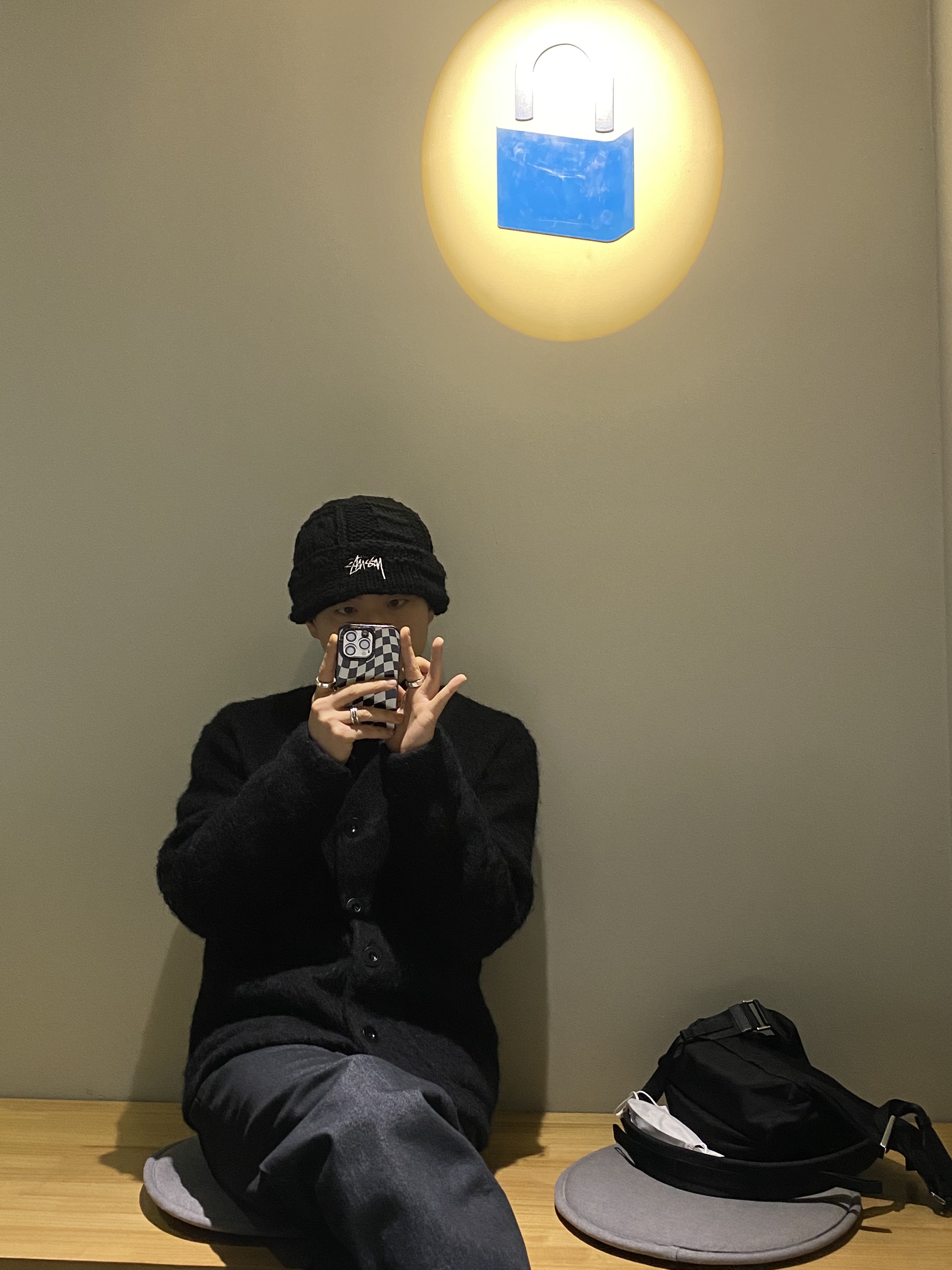 Stussy Knit Patchwork Beanie Black, Our Legacy Cardigan Mohair Black 착용 스타일 - 1
