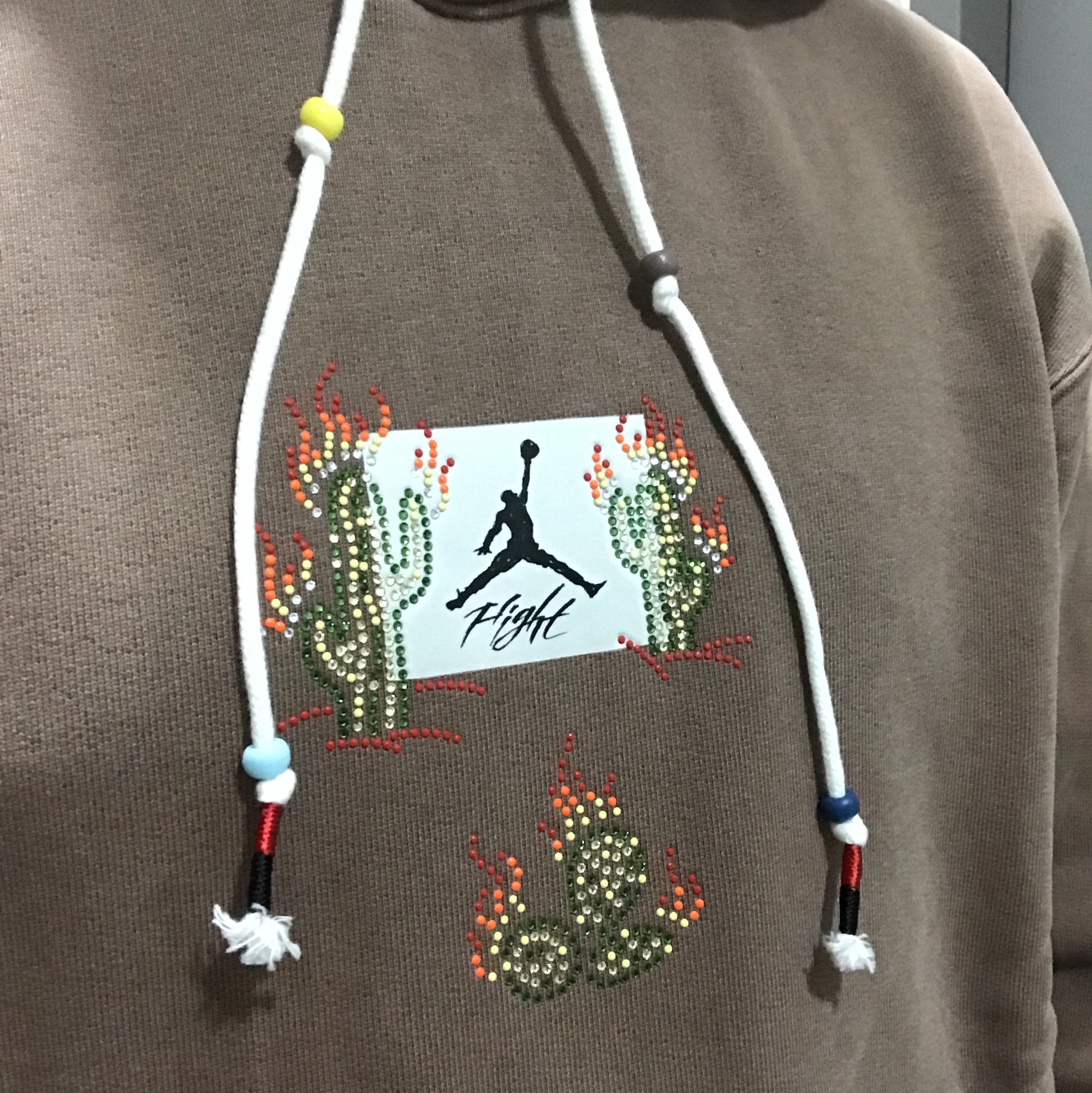 Jordan x Travis Scott Hoodie Antique Brown - Asia 착용 스타일