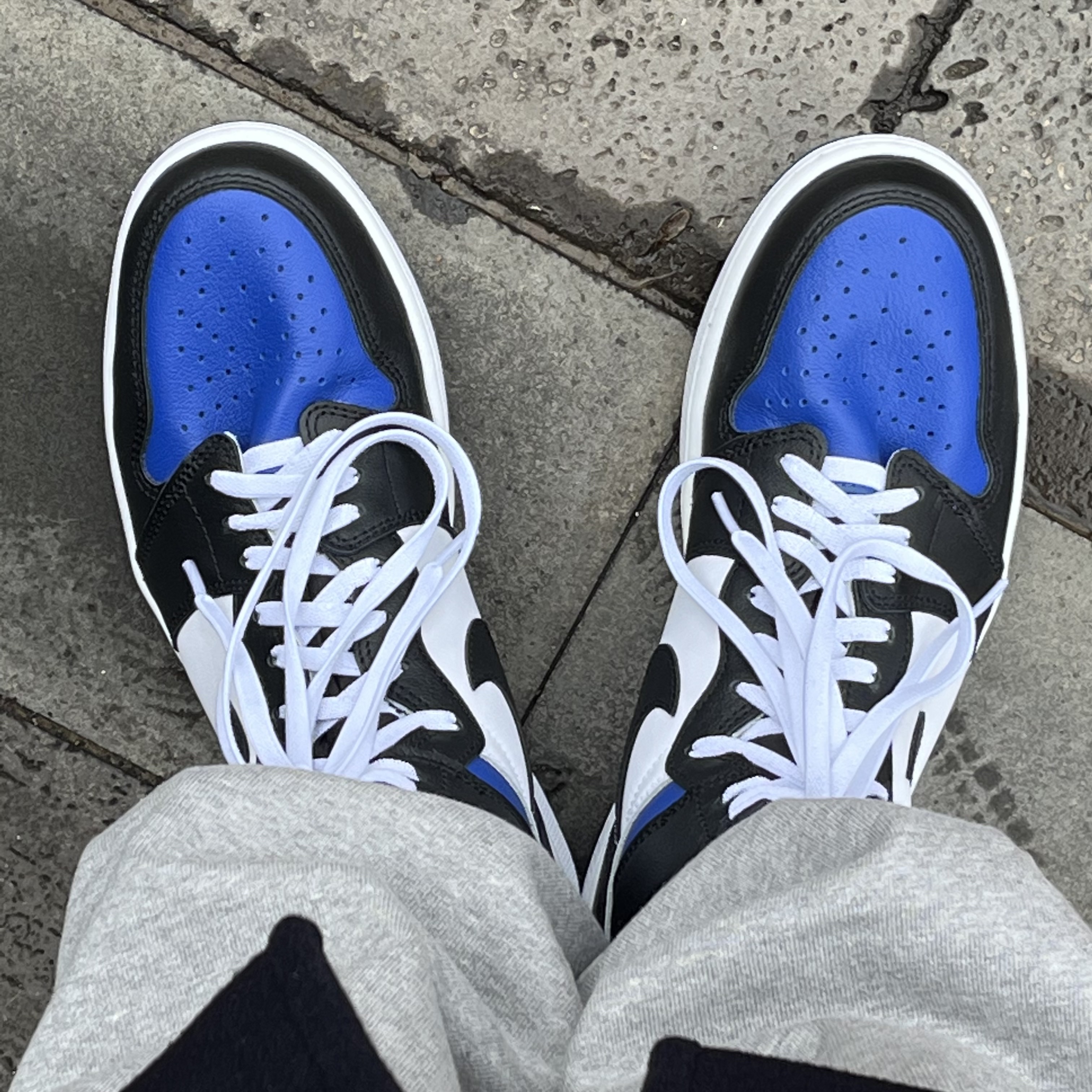 Jordan 1 Retro High OG Royal Toe 착용 스타일
