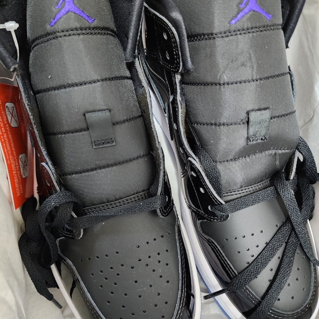 Jordan 1 Mid SE Black Dark Concord 착용 스타일 - 3