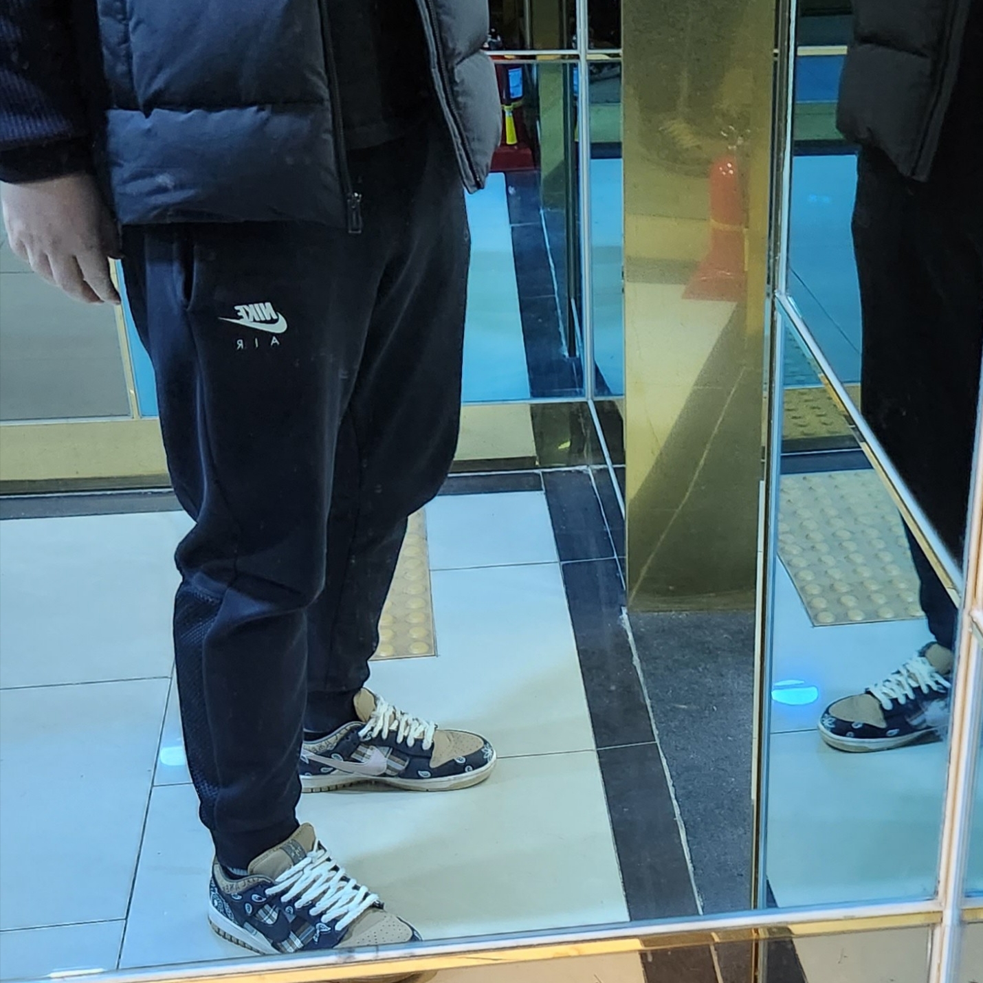 Nike x Travis Scott SB Dunk Low 착용 스타일 - 1