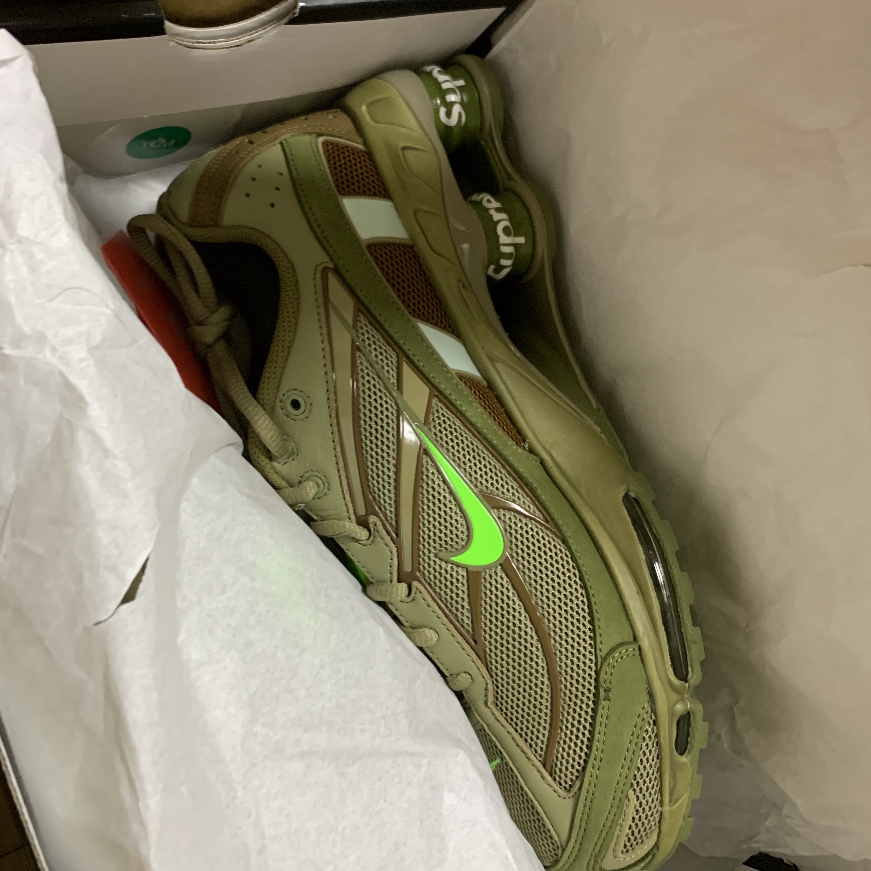Nike x Supreme Shox Ride 2 SP Neutral Olive 착용 스타일