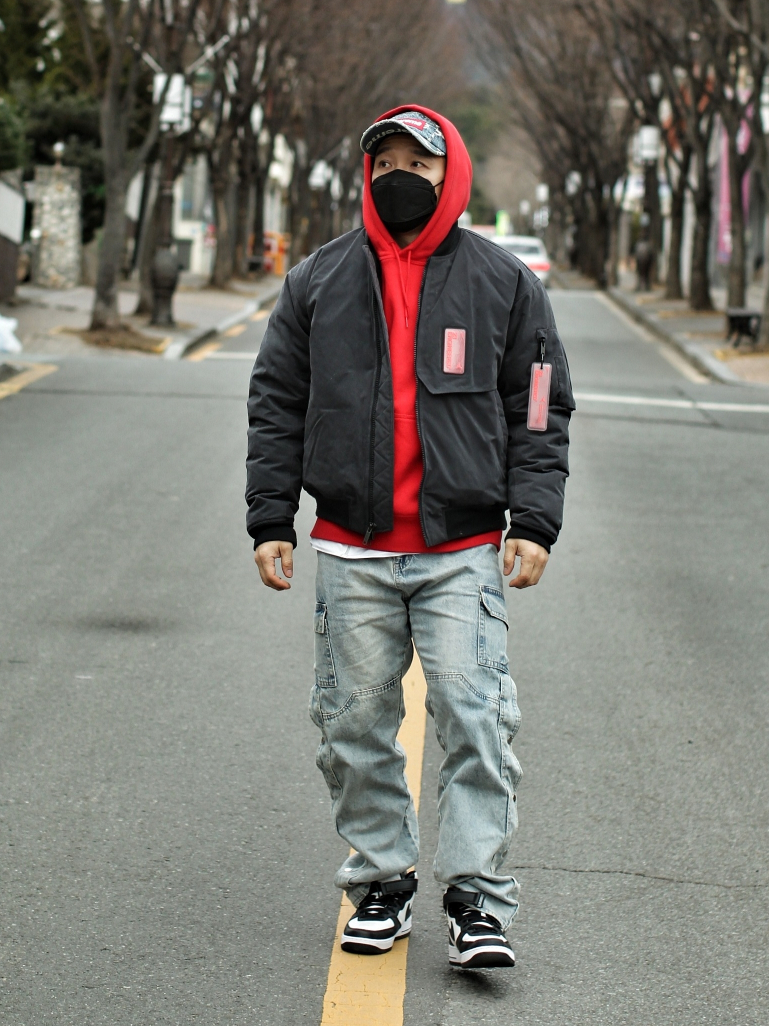 Supreme Frayed Logos Denim Camp Cap Blue - 21SS, Nike x Stussy Air Force 1 '07 Mid SP Black and Light Bone 착용 스타일 - 3