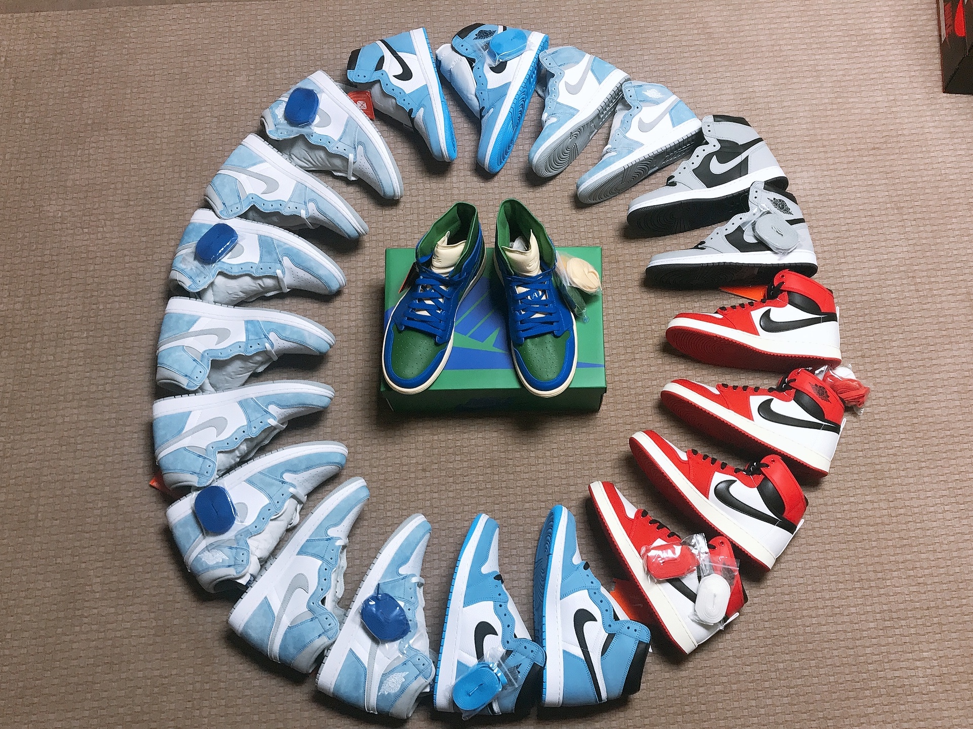 Jordan 1 Retro High OG Hyper Royal, Jordan 1 Retro High OG University Blue 착용 스타일