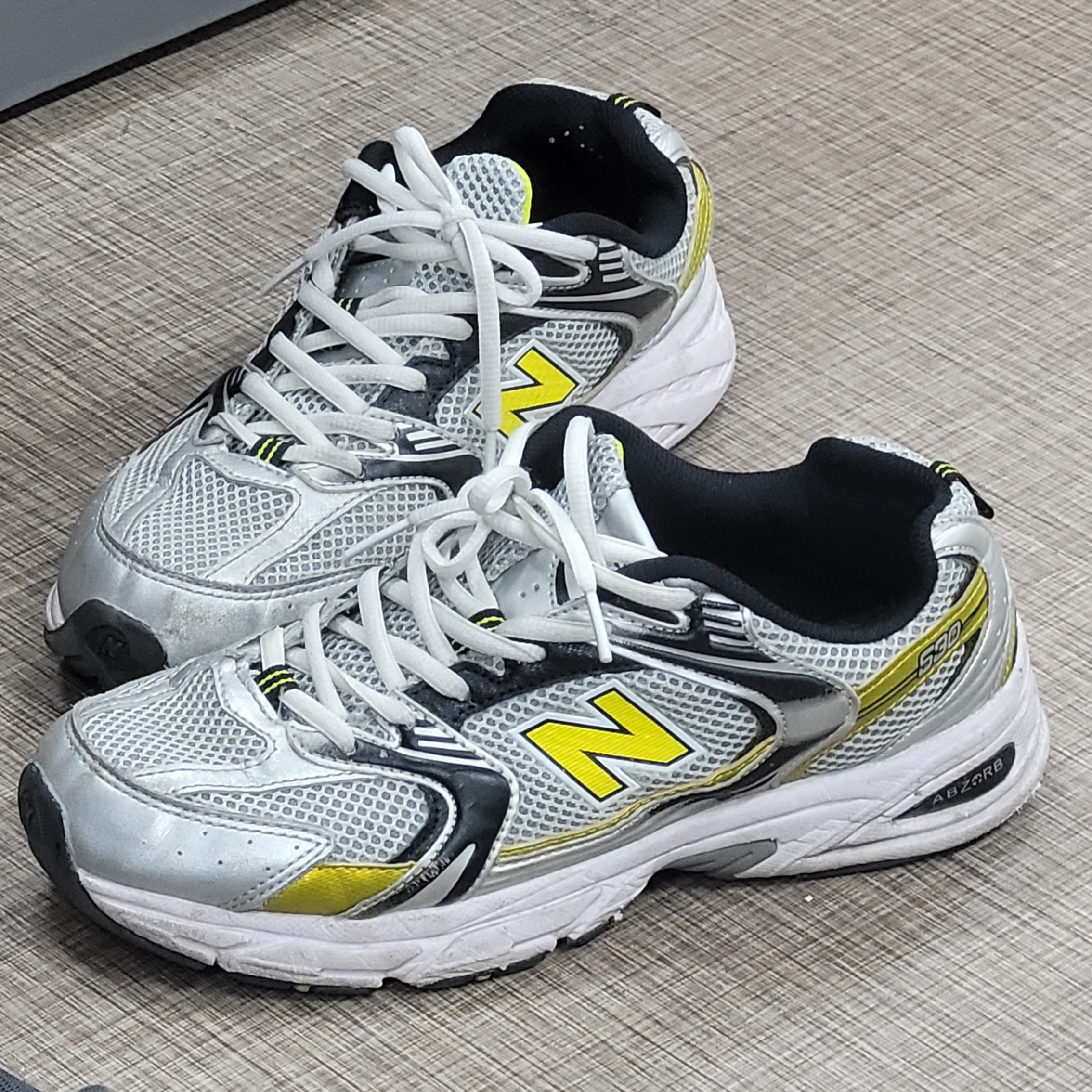 New Balance 530 Silver 착용 스타일