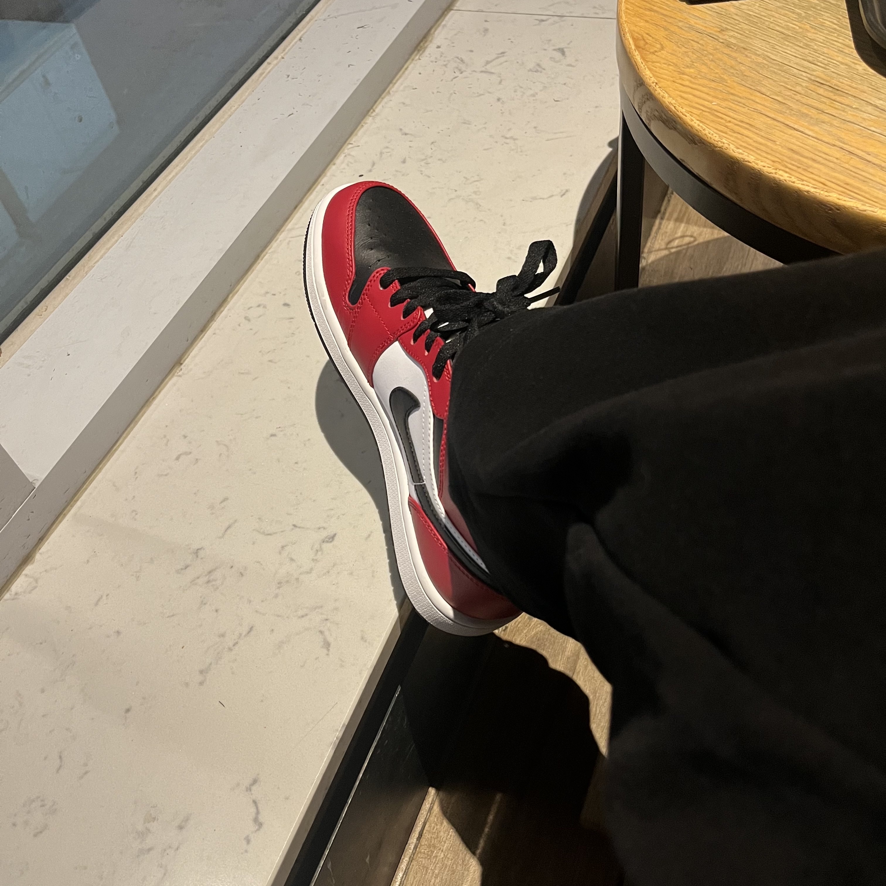 Jordan 1 Mid Chicago Black Toe 착용 스타일