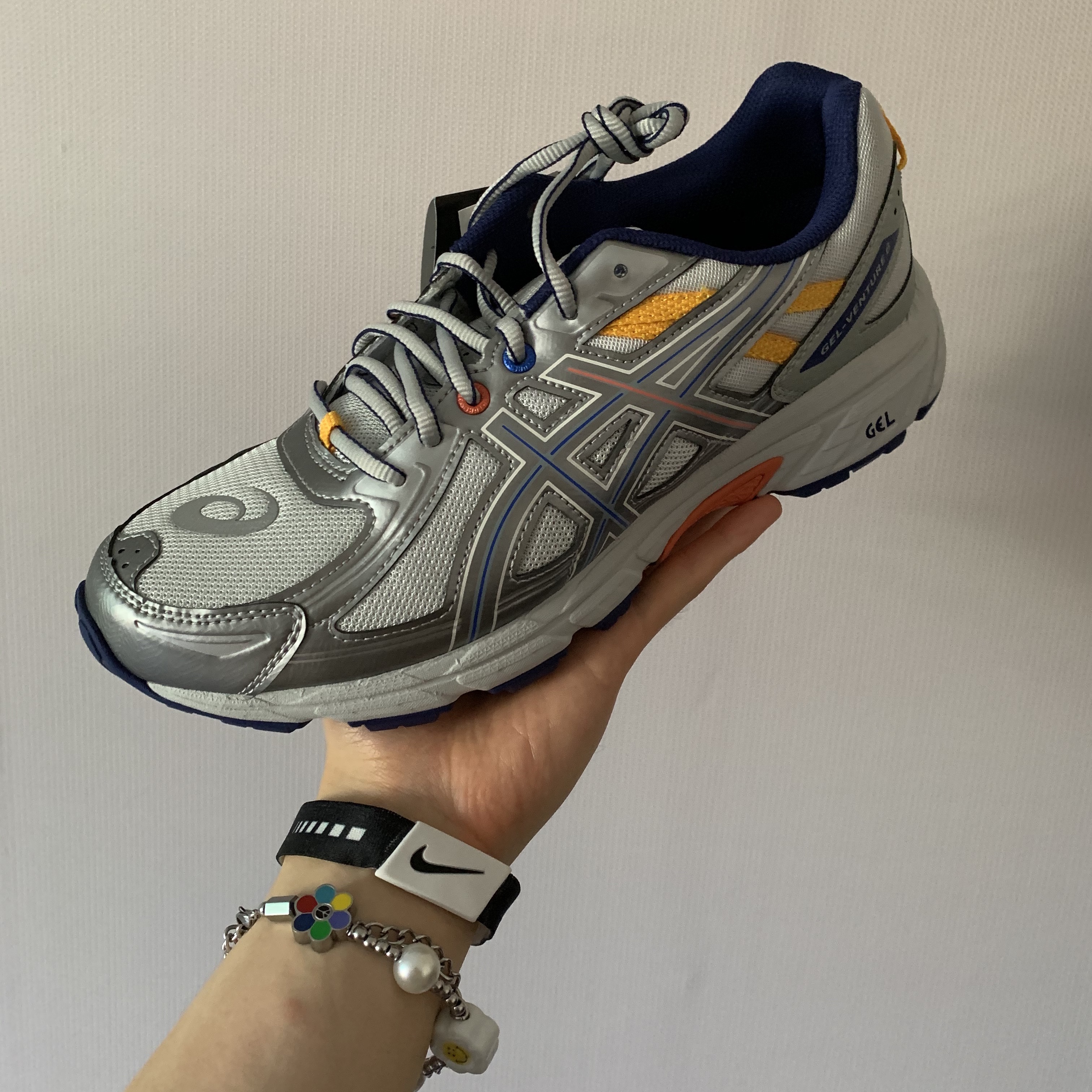 Asics x IAB Studio Gel-Venture 6 착용 스타일