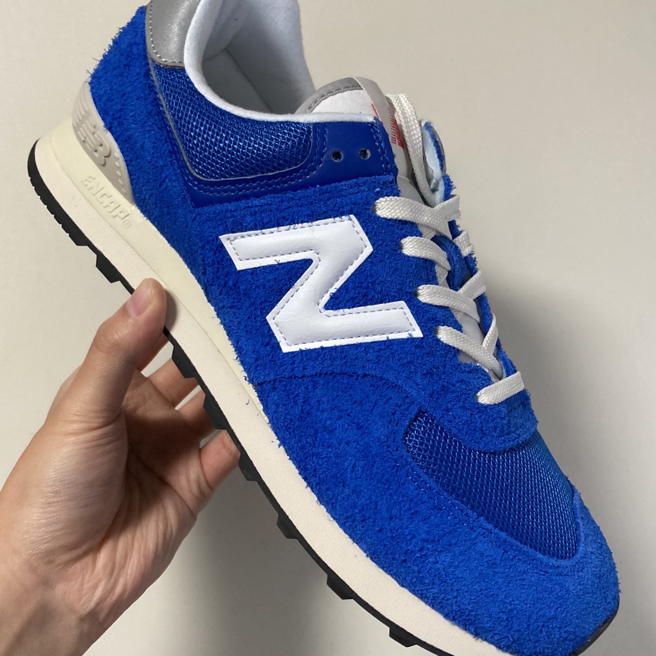 New Balance 574 Heritage Blue White 착용 스타일