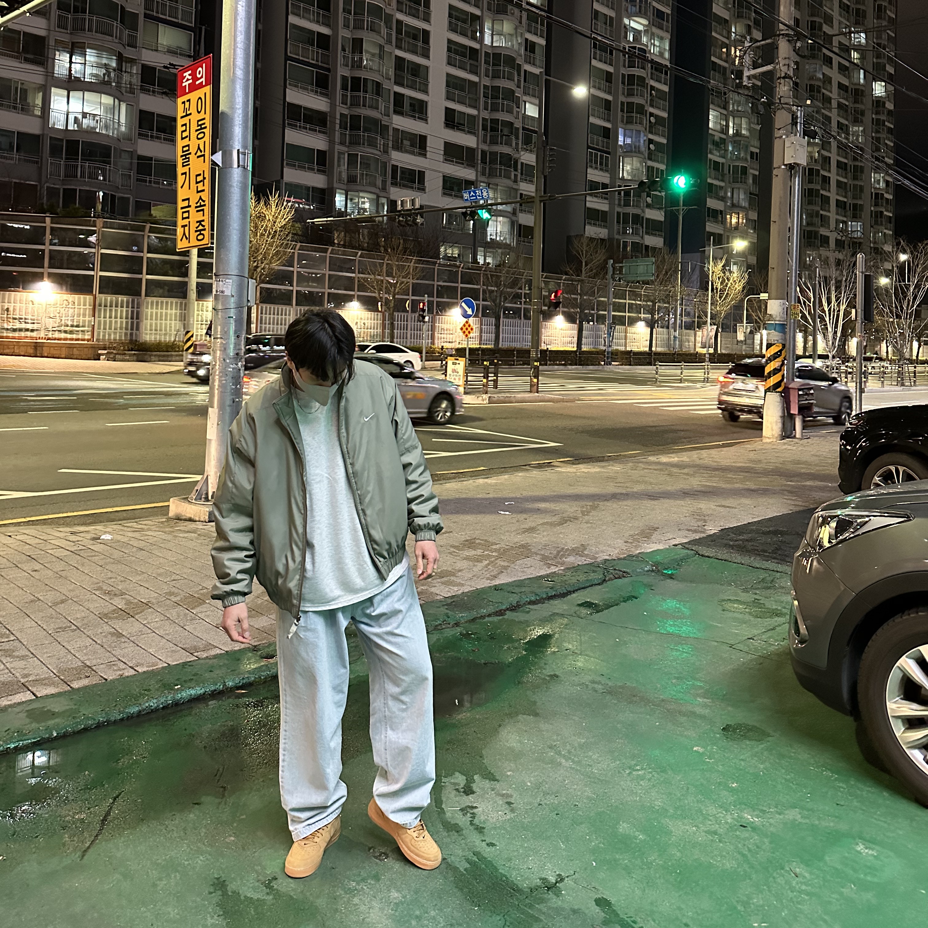 Nike NRG Solo Swoosh Satin Bomber Jacket Light Army - US/EU, IAB Studio Long Sleeve Light Gray 착용 스타일