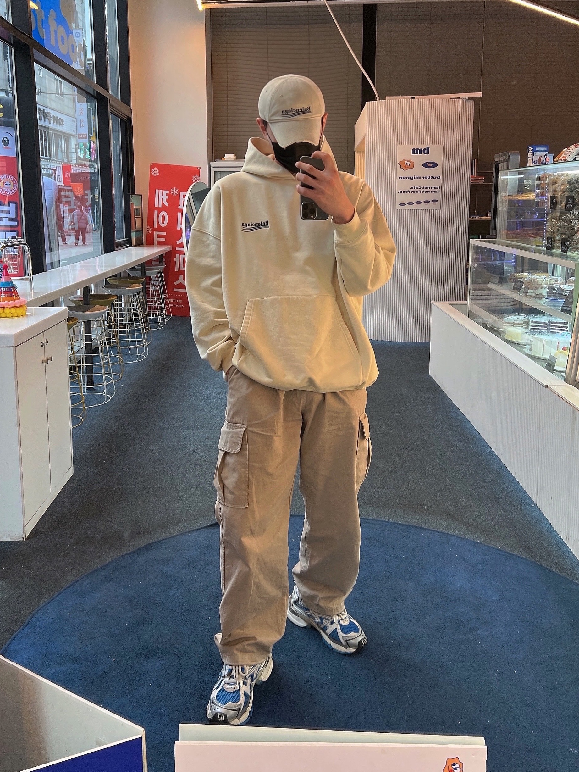 Balenciaga Runner Sneakers Blue White, Balenciaga Political Campaign Large Fit Hoodie White 착용 스타일