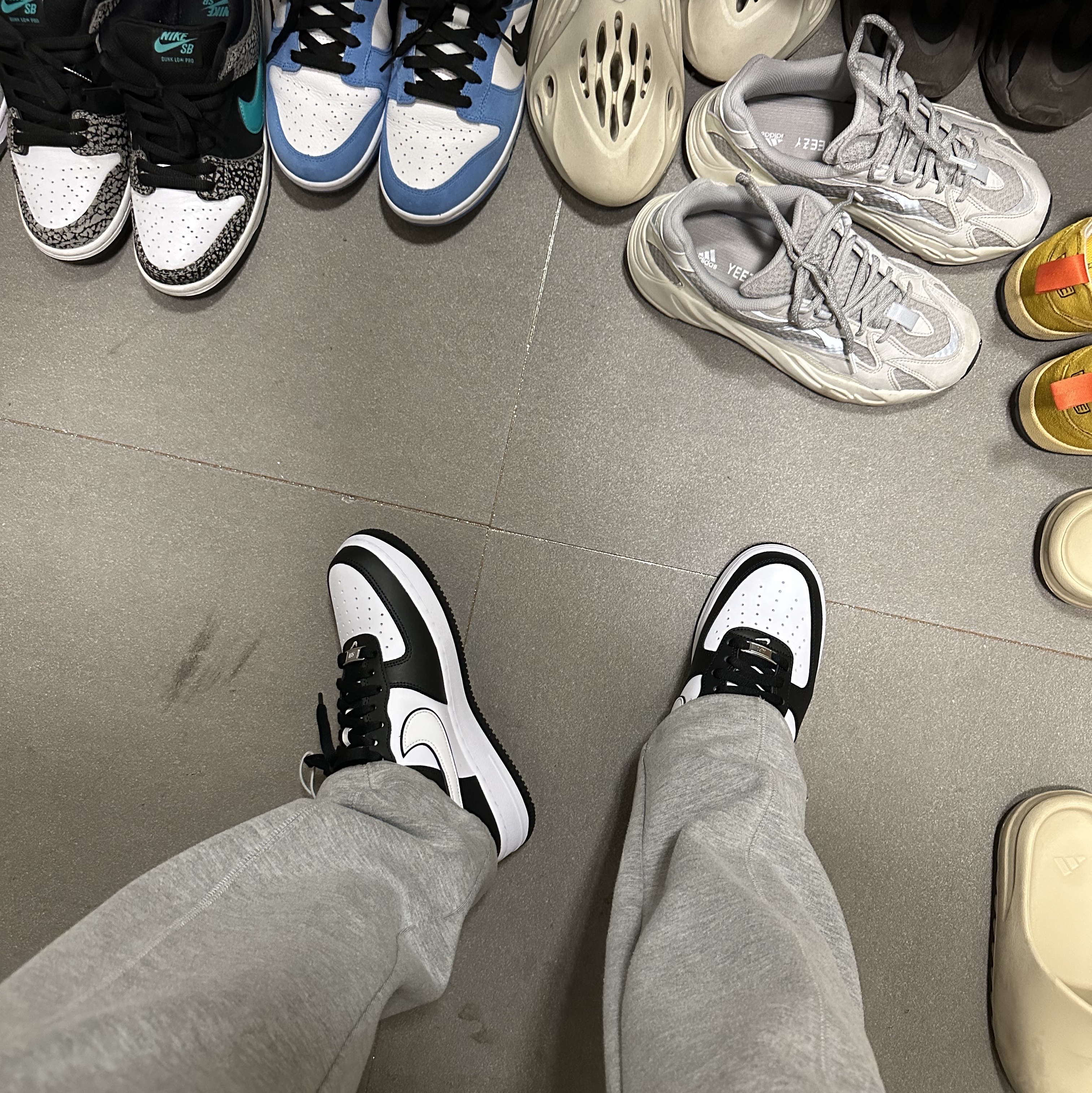 Nike Air Force 1 '07 Black White 착용 스타일