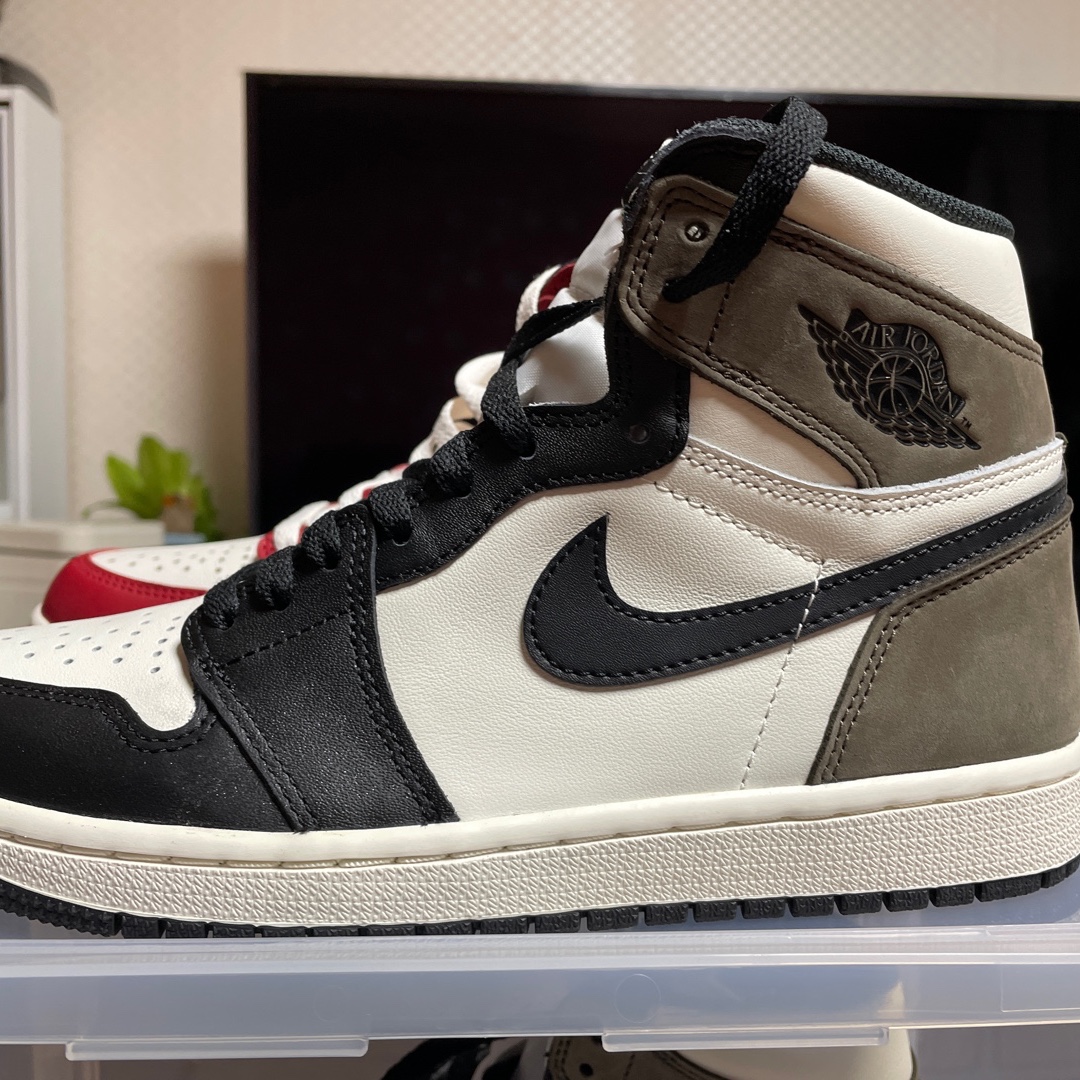 Jordan 1 Retro High OG Black Mocha 착용 스타일