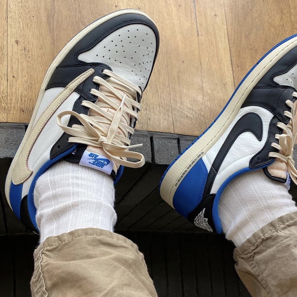 Jordan 1 x Travis Scott x Fragment Retro Low OG SP Military Blue 착용 스타일