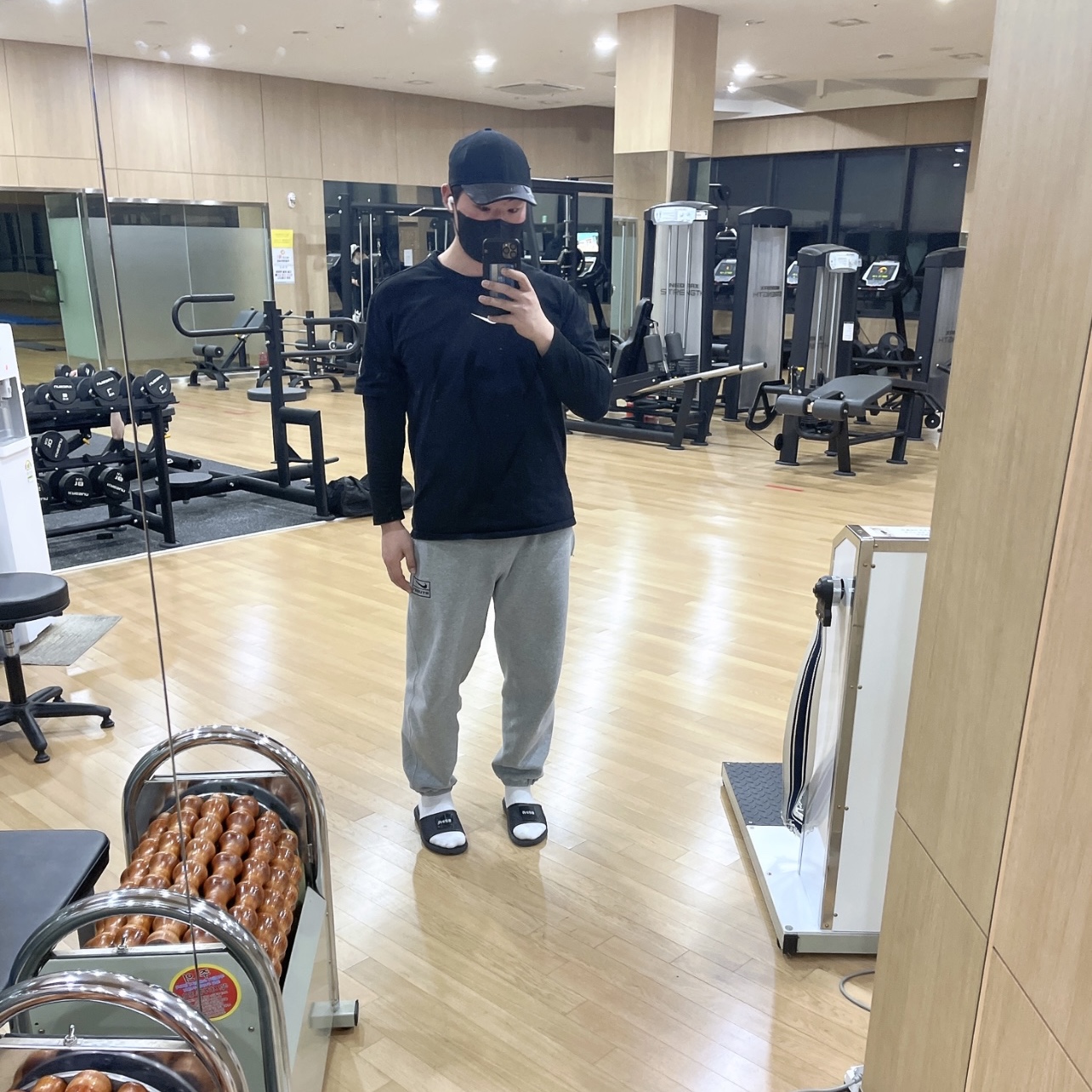 Nike x Fear of God Half Zip Short Sleeve Jacket Black, Nike x Stussy NRG BR Fleece Pants Grey 착용 스타일