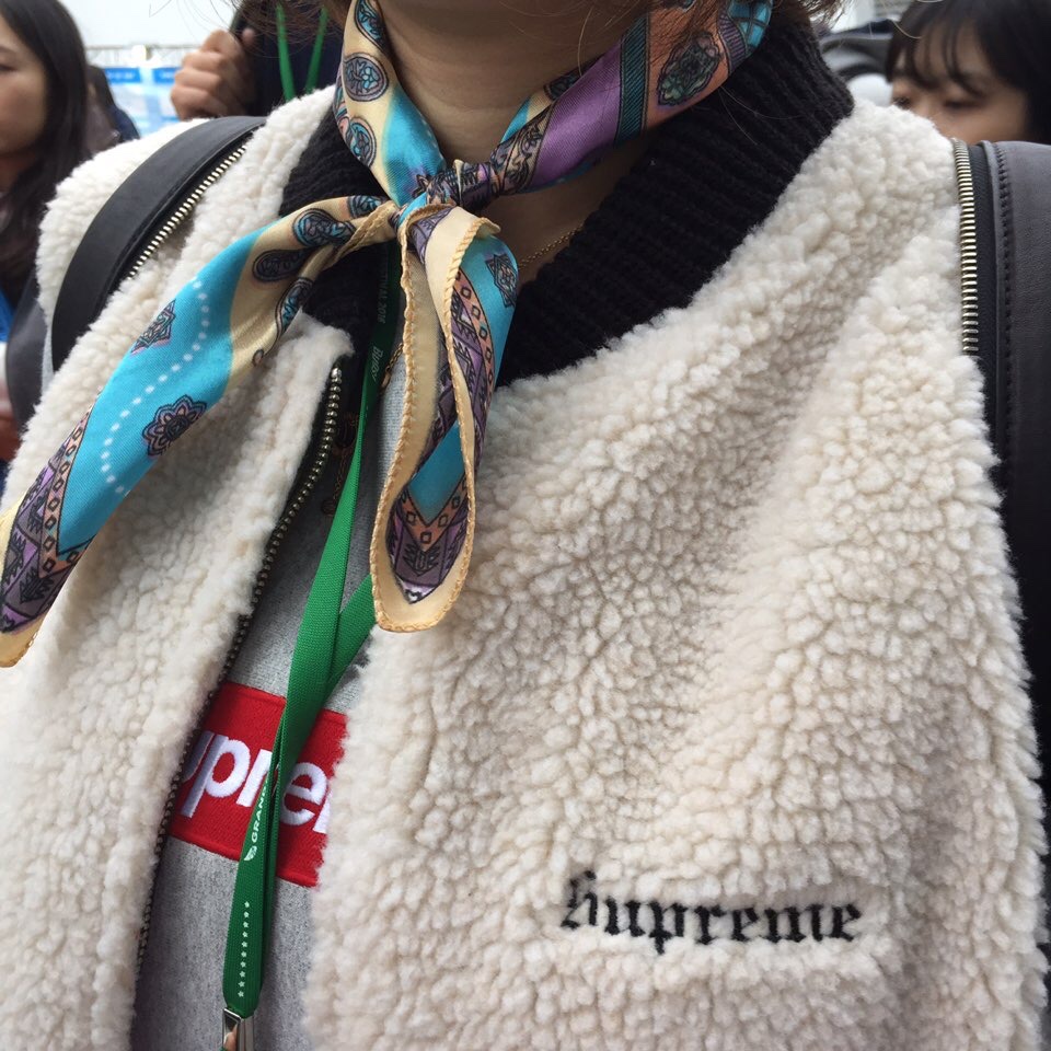 Supreme Box Logo Crewneck Ash Grey - 18FW 착용 스타일 - 2