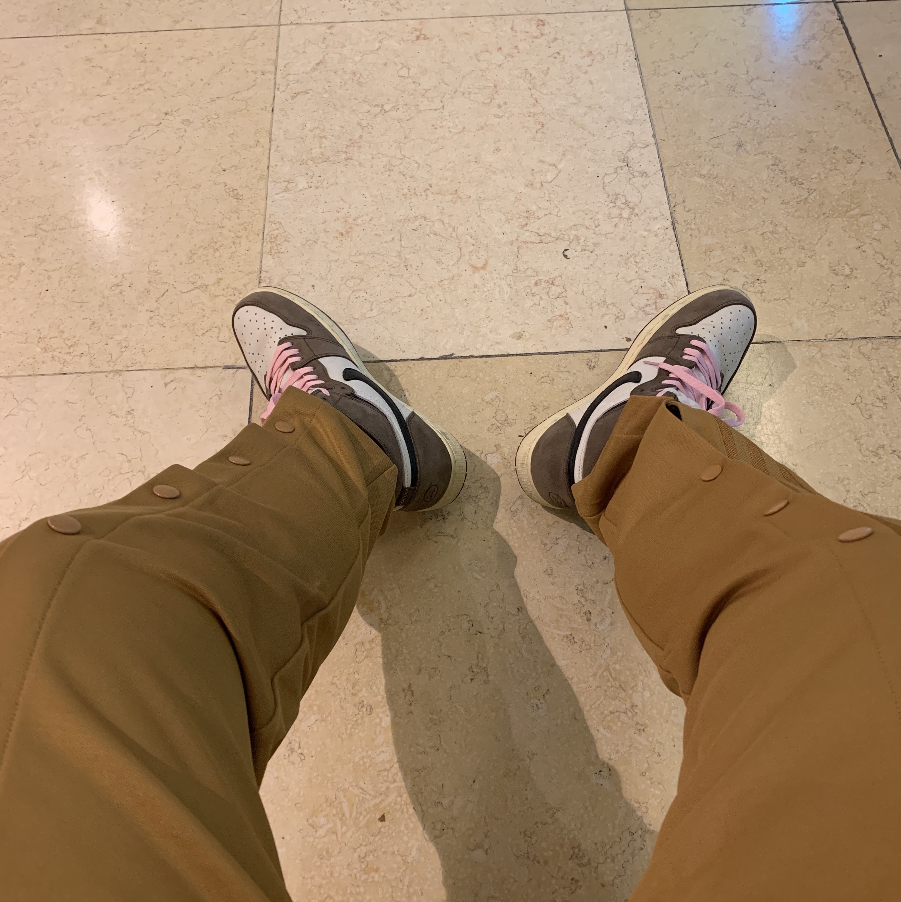 Jordan 1 x Travis Scott Retro High OG SP Mocha 착용 스타일