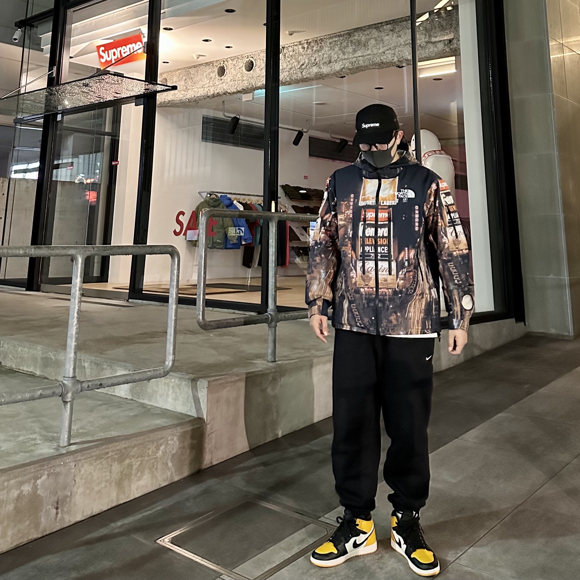 Supreme x The North Face Taped Seam Shell Jacket Times Square - 22FW, Supreme Military Camp Cap Black - 22SS 착용 스타일