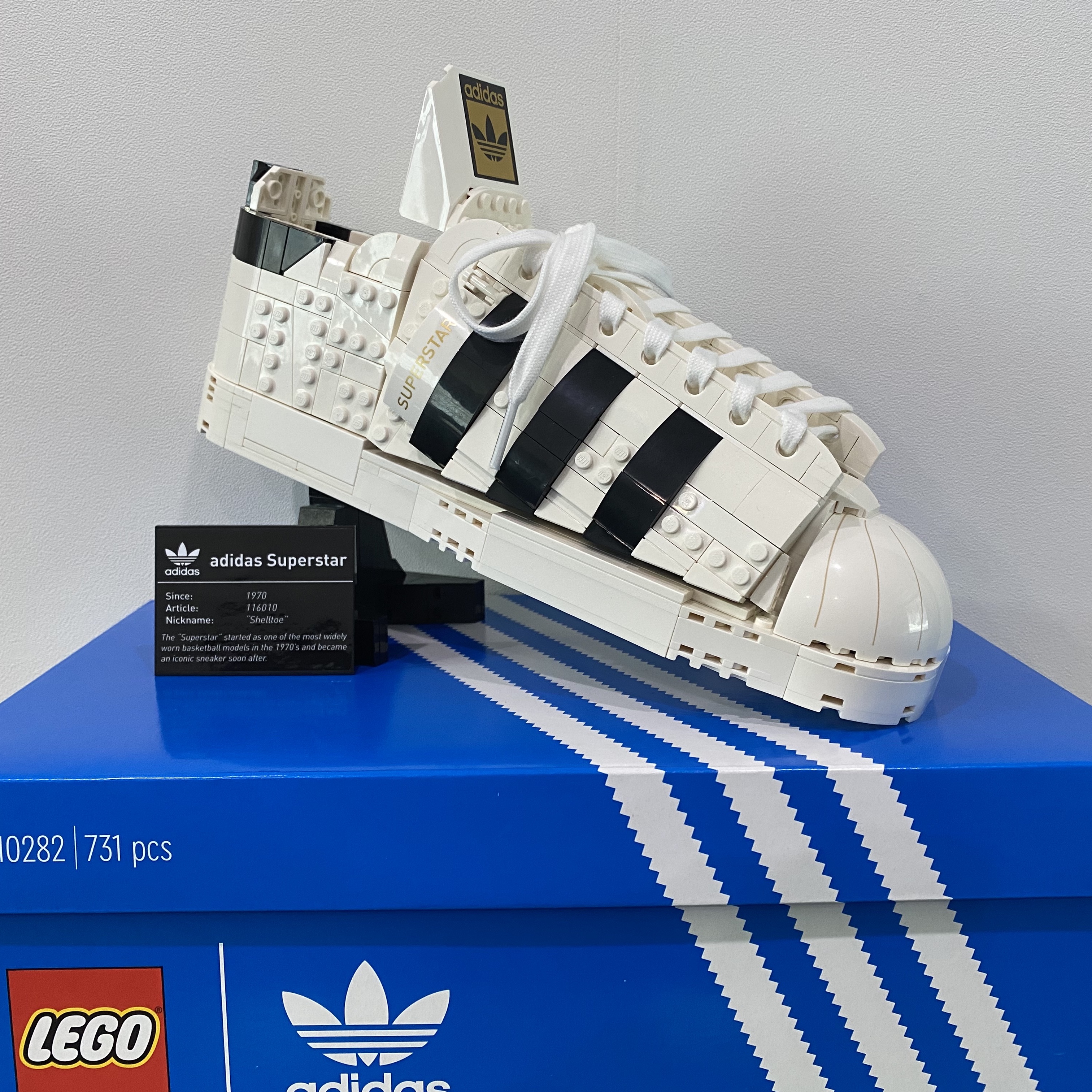 Lego Adidas Originals Superstar 착용 스타일