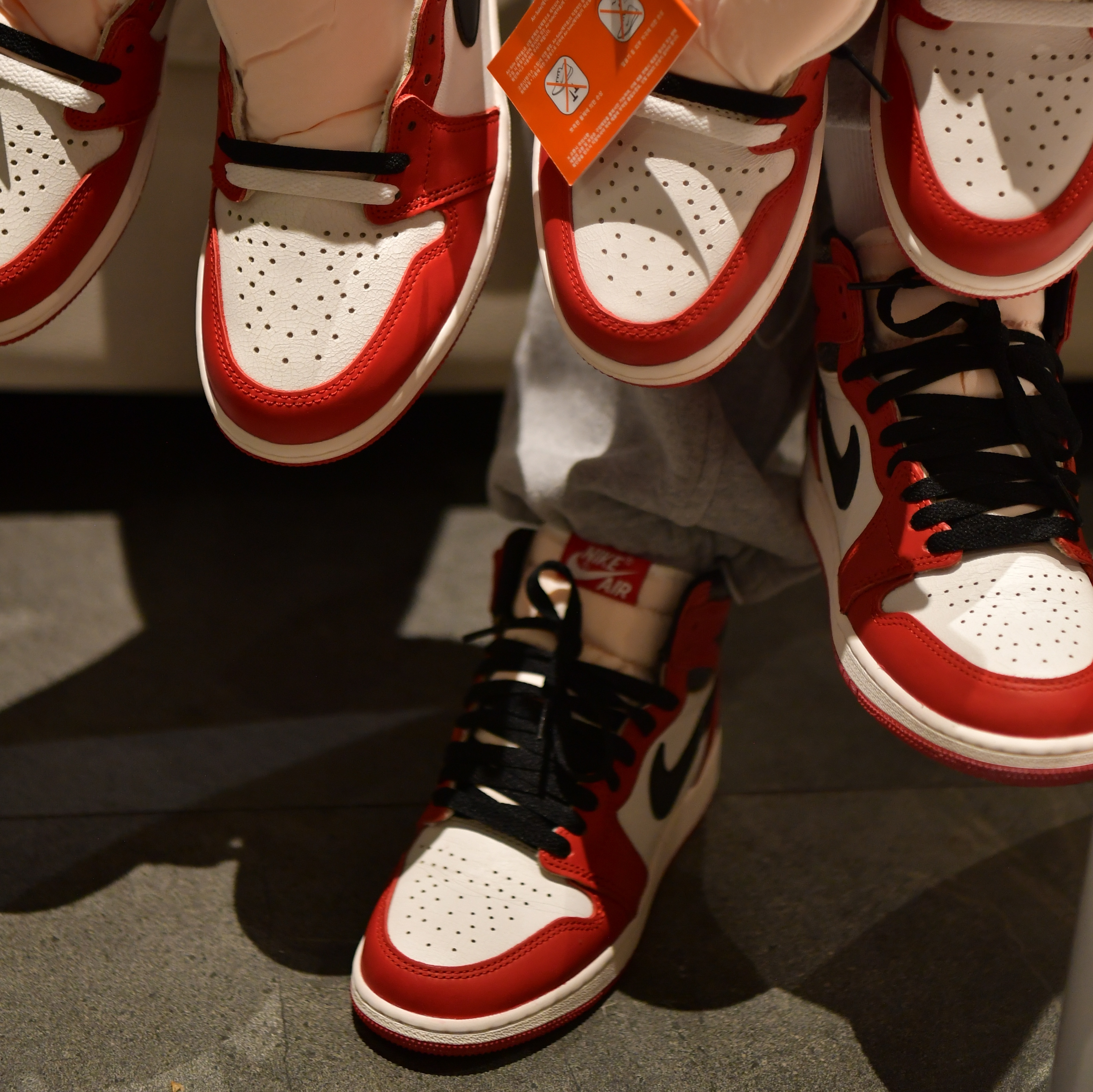 Jordan 1 Retro High OG Chicago 2022 착용 스타일 - 3