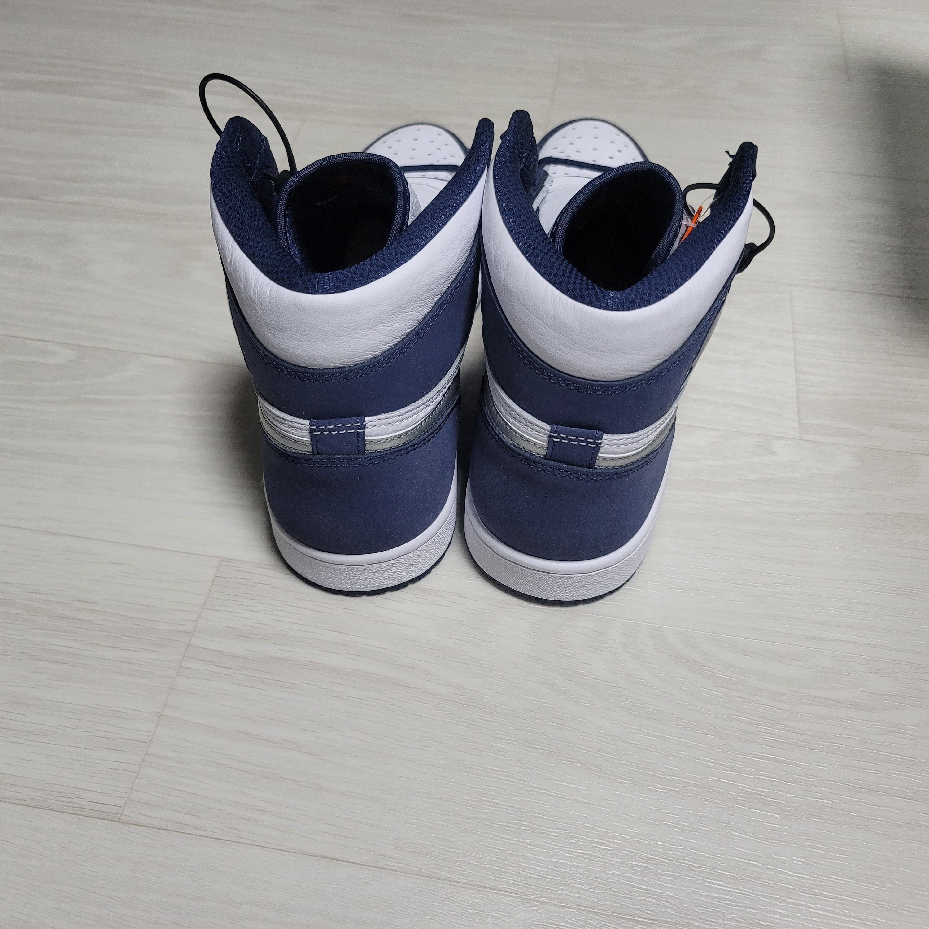 Jordan 1 Retro High OG CO.JP Midnight Navy 착용 스타일 - 3