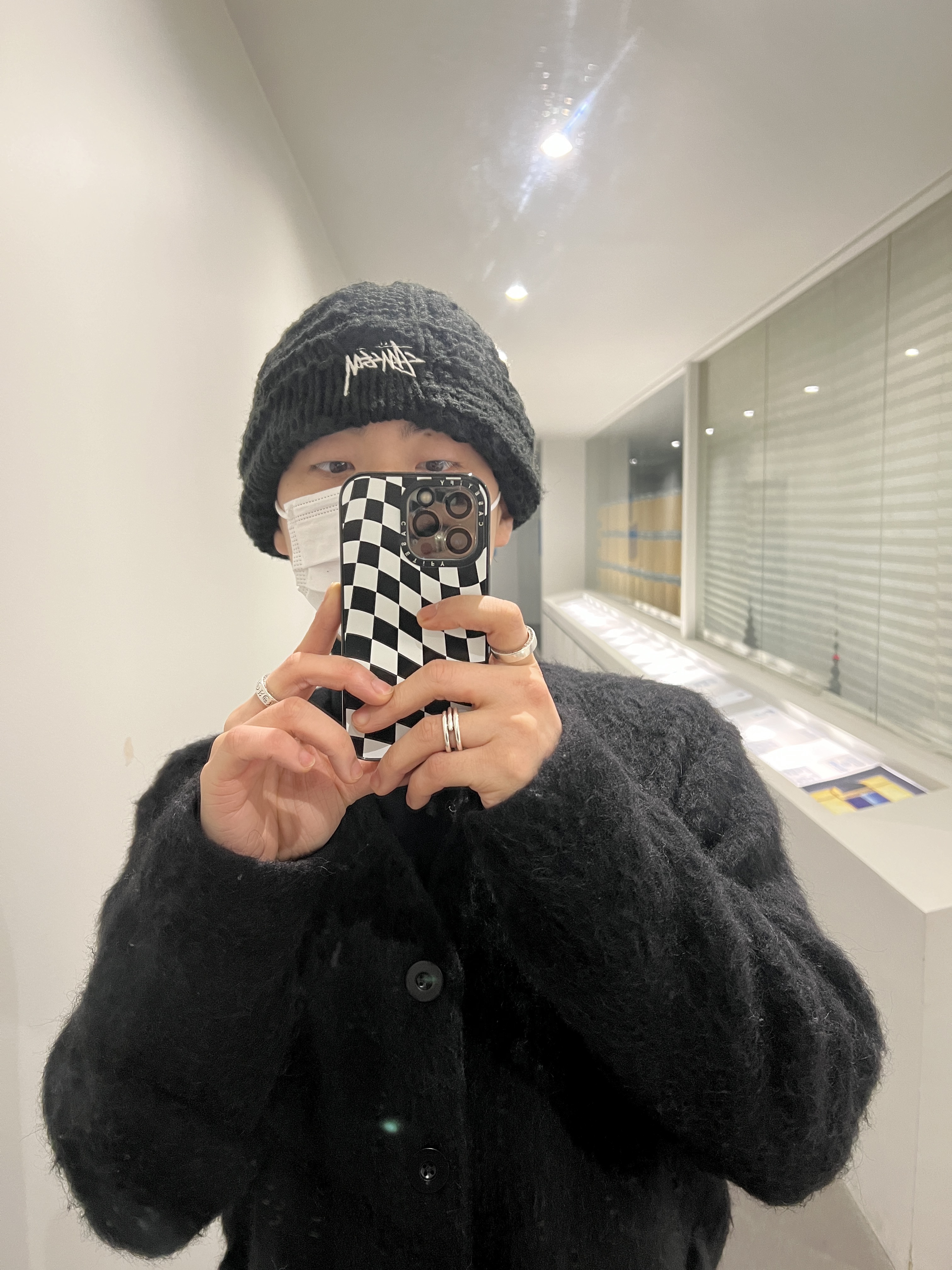 Stussy Knit Patchwork Beanie Black, Our Legacy Cardigan Mohair Black 착용 스타일 - 3