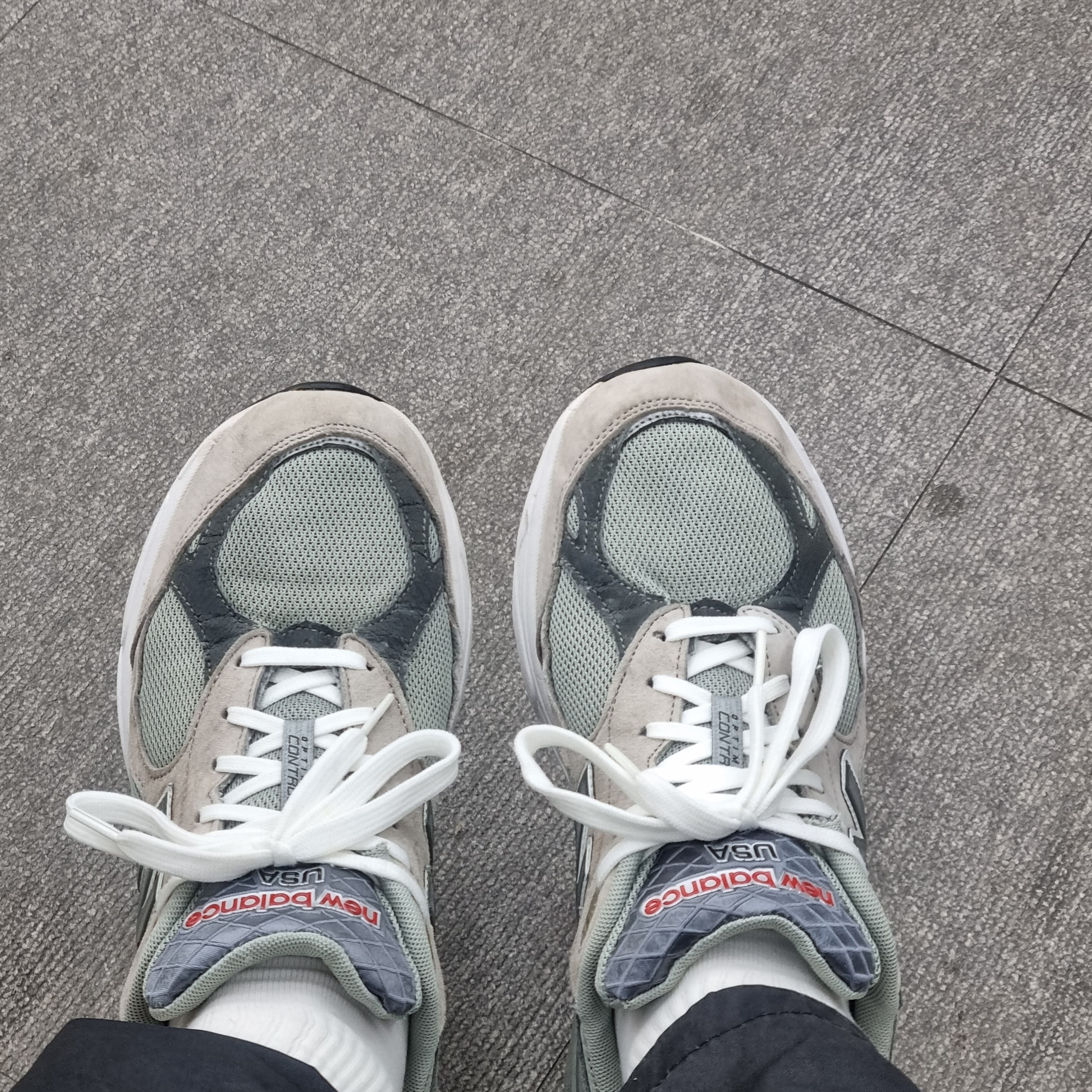 New Balance 990v3 Made in USA Grey - D Standard 착용 스타일 - 3
