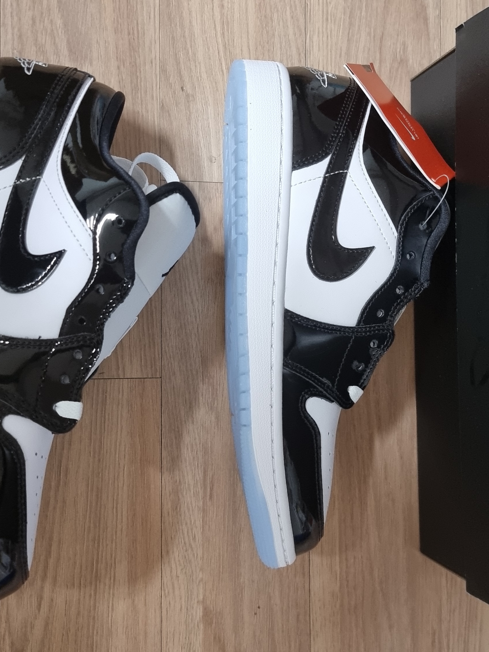 Jordan 1 Low SE Concord 착용 스타일 - 3